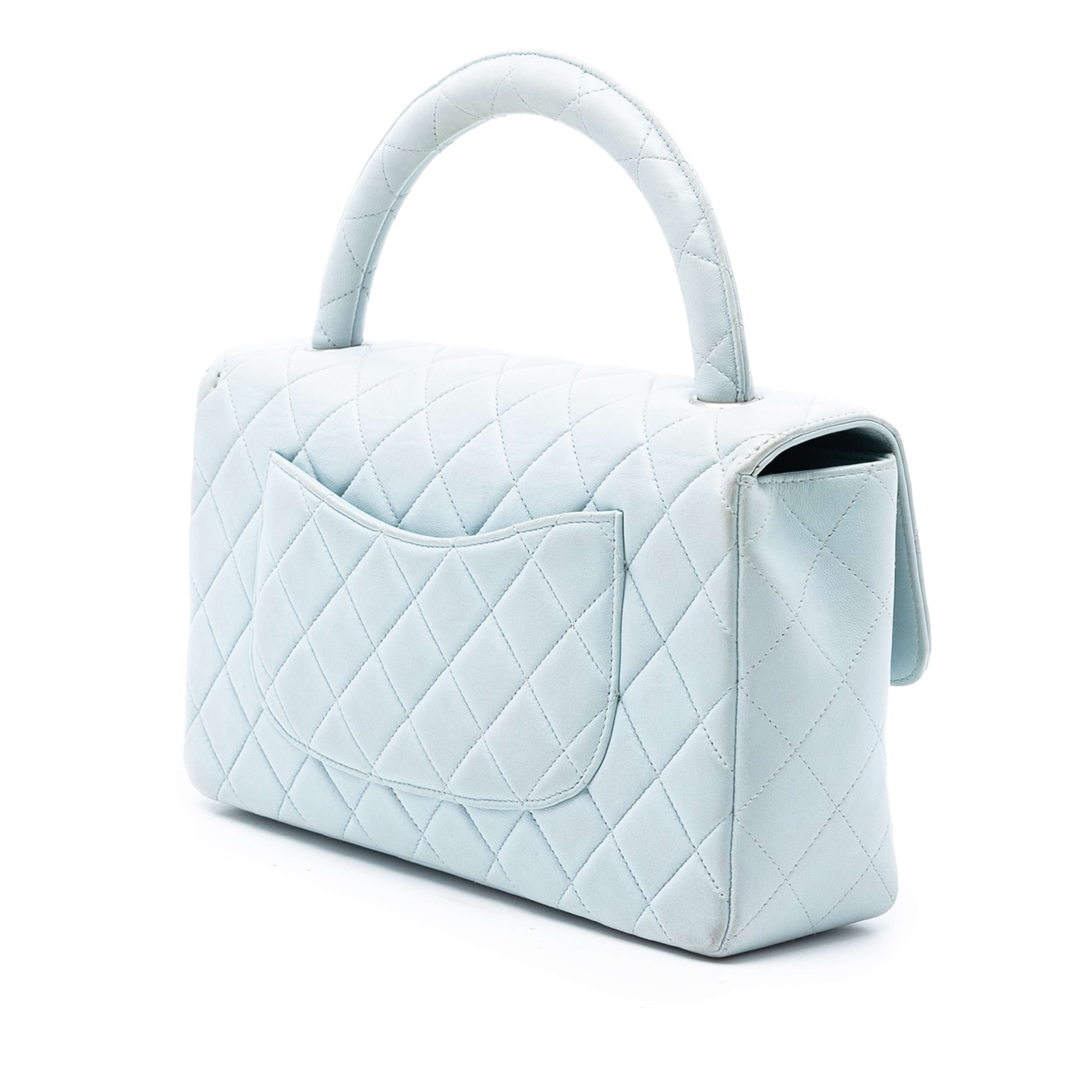 Chanel Lambskin Parent Kelly Flap, från Luxclusif, i färgen light blue. Klicka för att öppna bilden i stort format