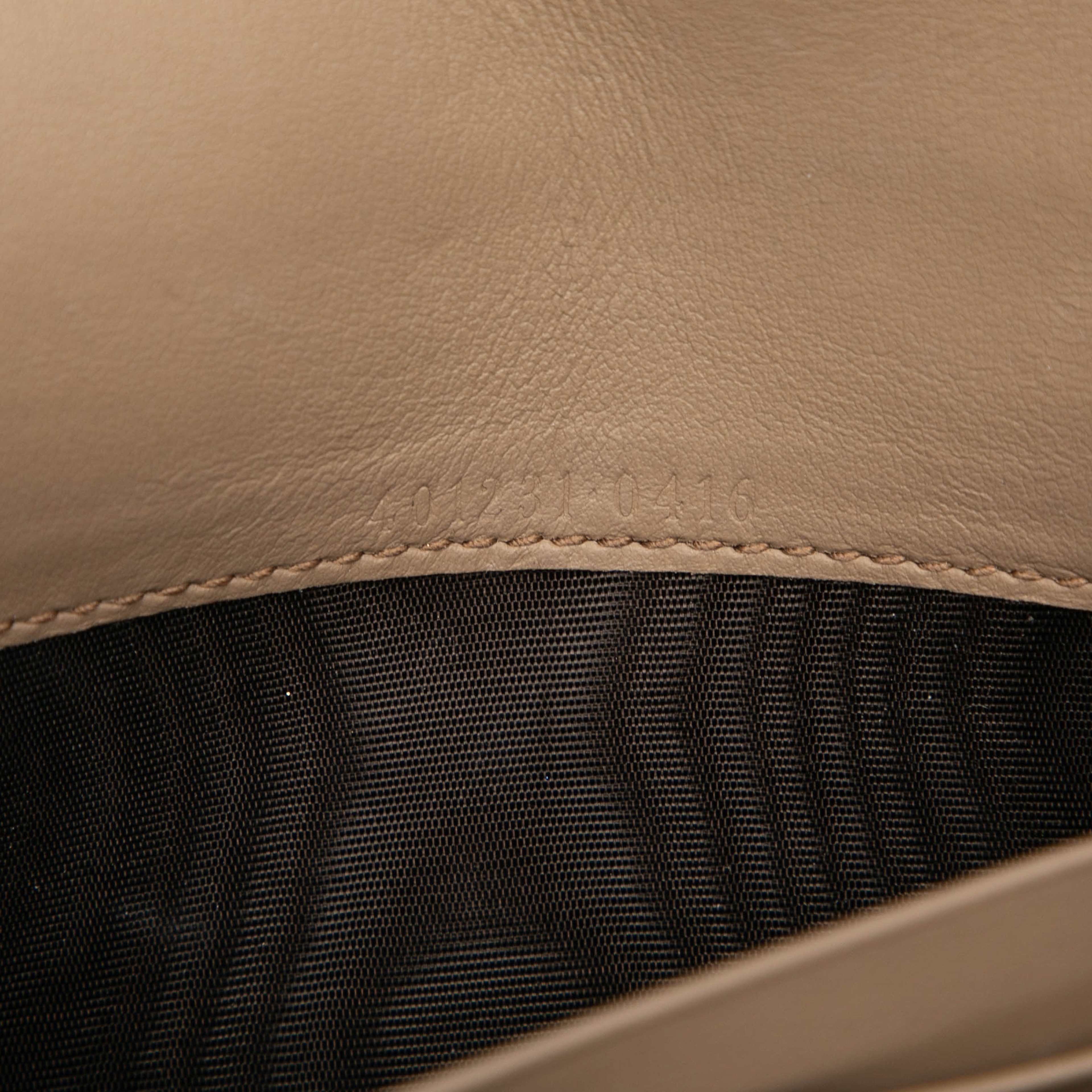 Gucci Gg Supreme Dionysus Chain Wallet, från Luxclusif, i färgen beige. Klicka för att öppna bilden i stort format