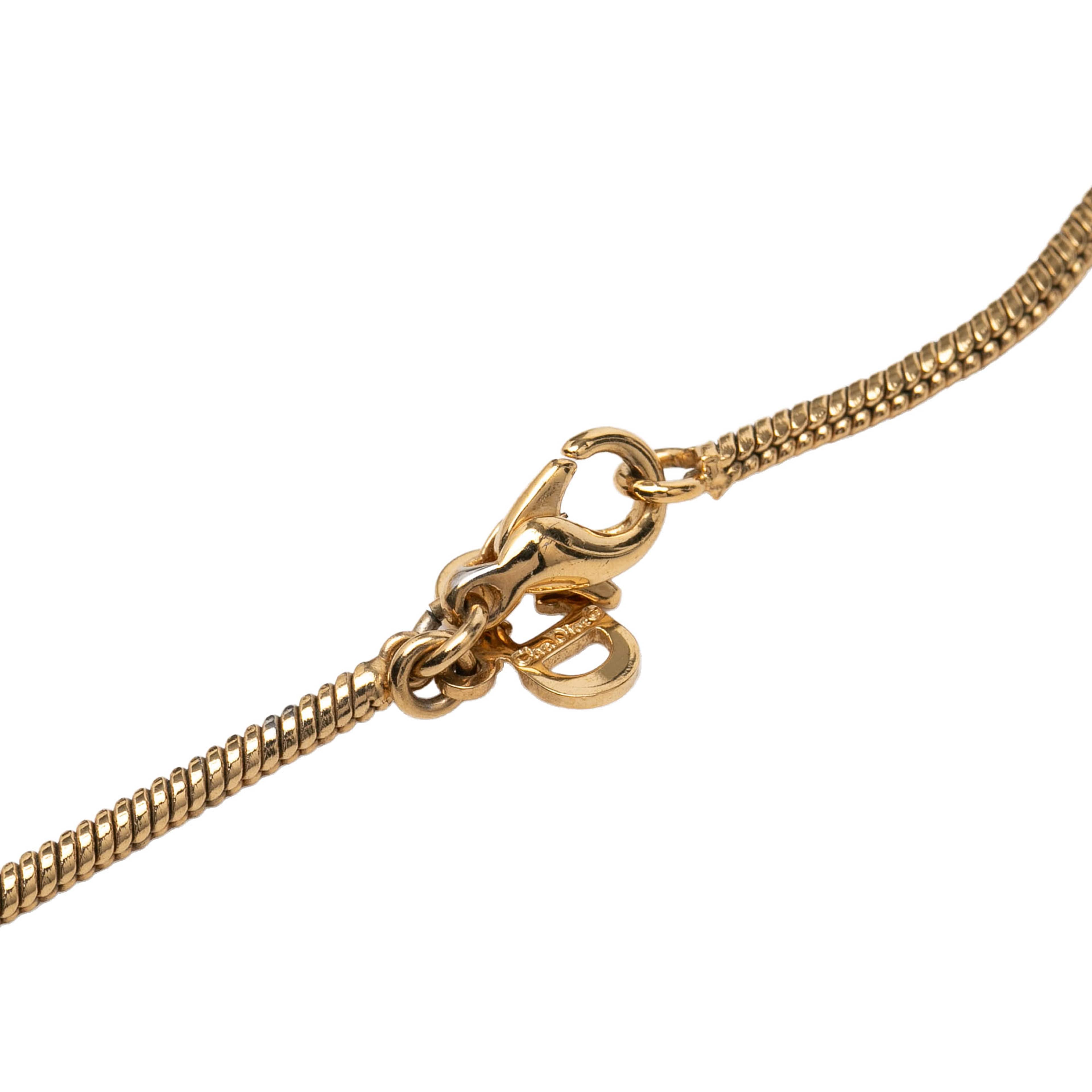 Dior Gold Plated Cd Logo Pendant Necklace, från Luxclusif, i färgen gold. Klicka för att öppna bilden i stort format