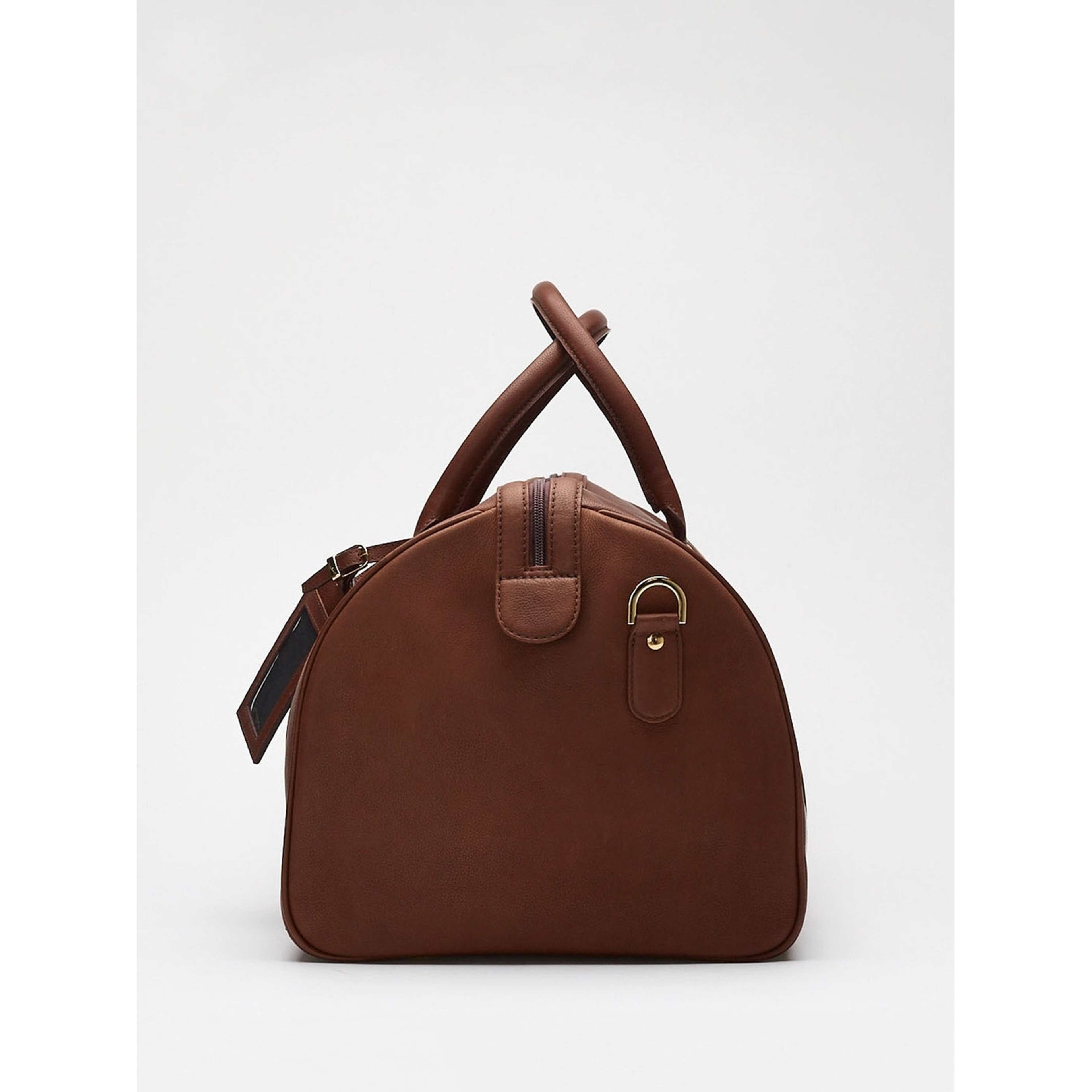 Weekend Bag Como, från John Henric, i färgen chestnut. Klicka för att öppna bilden i stort format