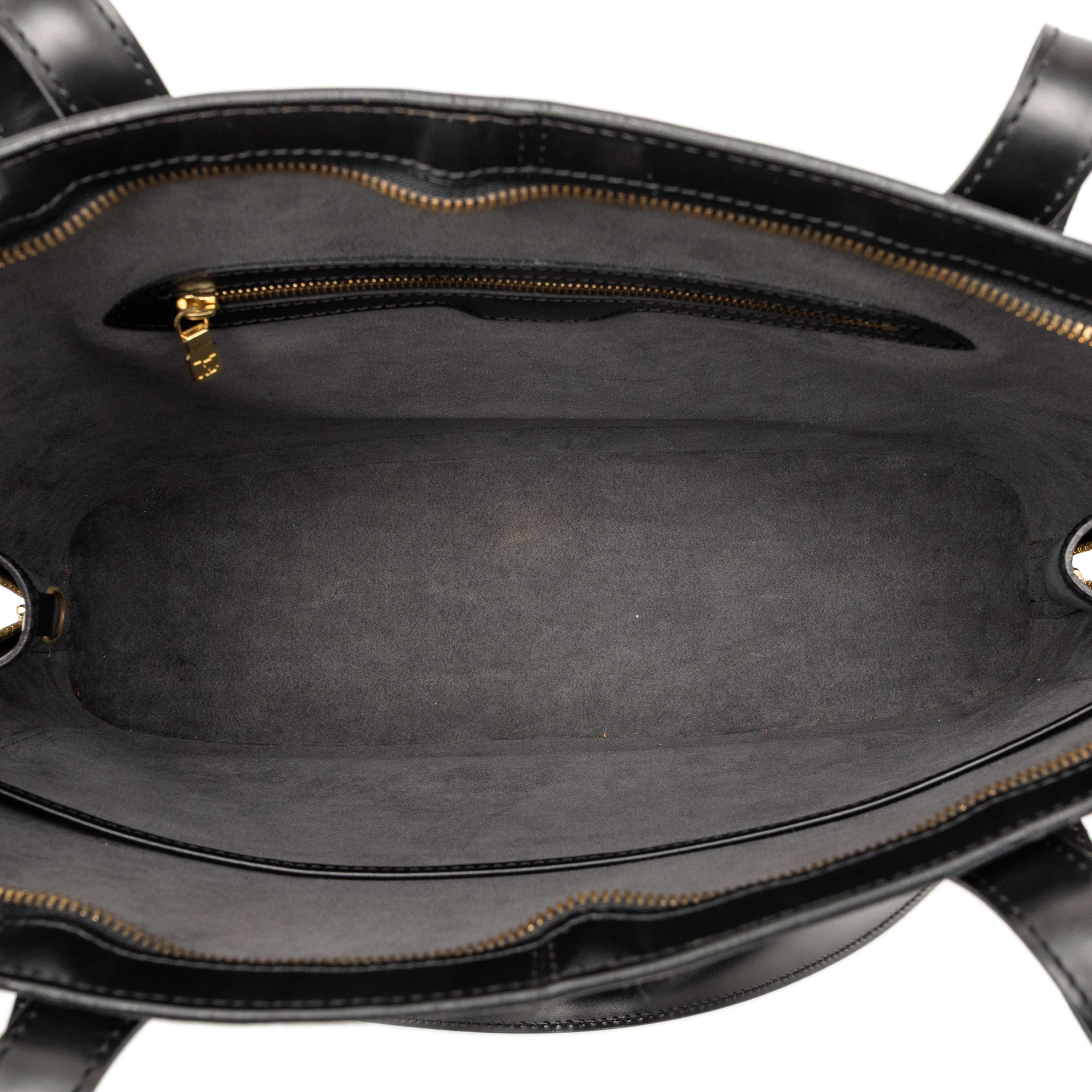 Louis Vuitton Epi Lussac, från Luxclusif, i färgen black. Klicka för att öppna bilden i stort format