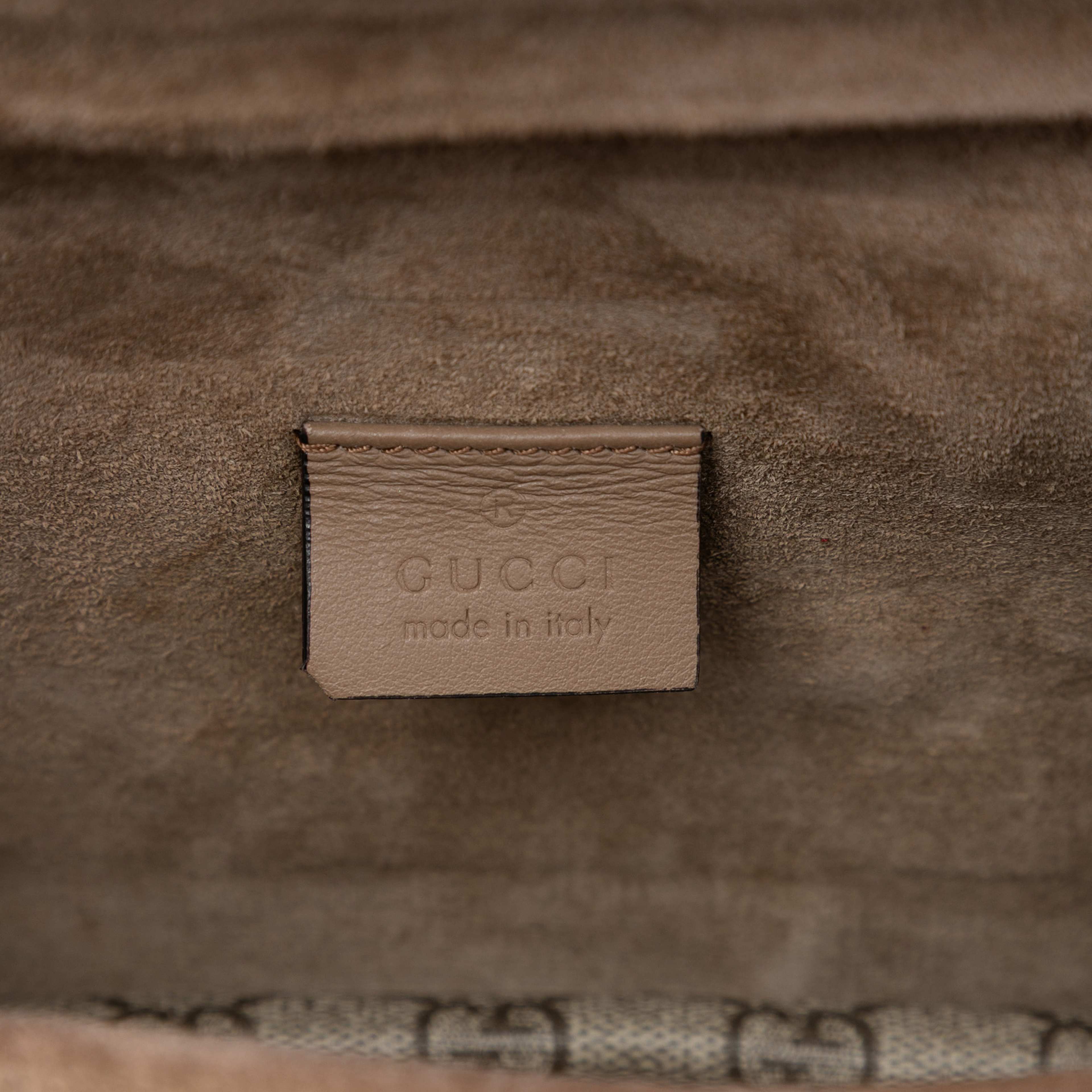 Gucci Small Gg Supreme Dionysus Crossbody, från Luxclusif, i färgen beige. Klicka för att öppna bilden i stort format