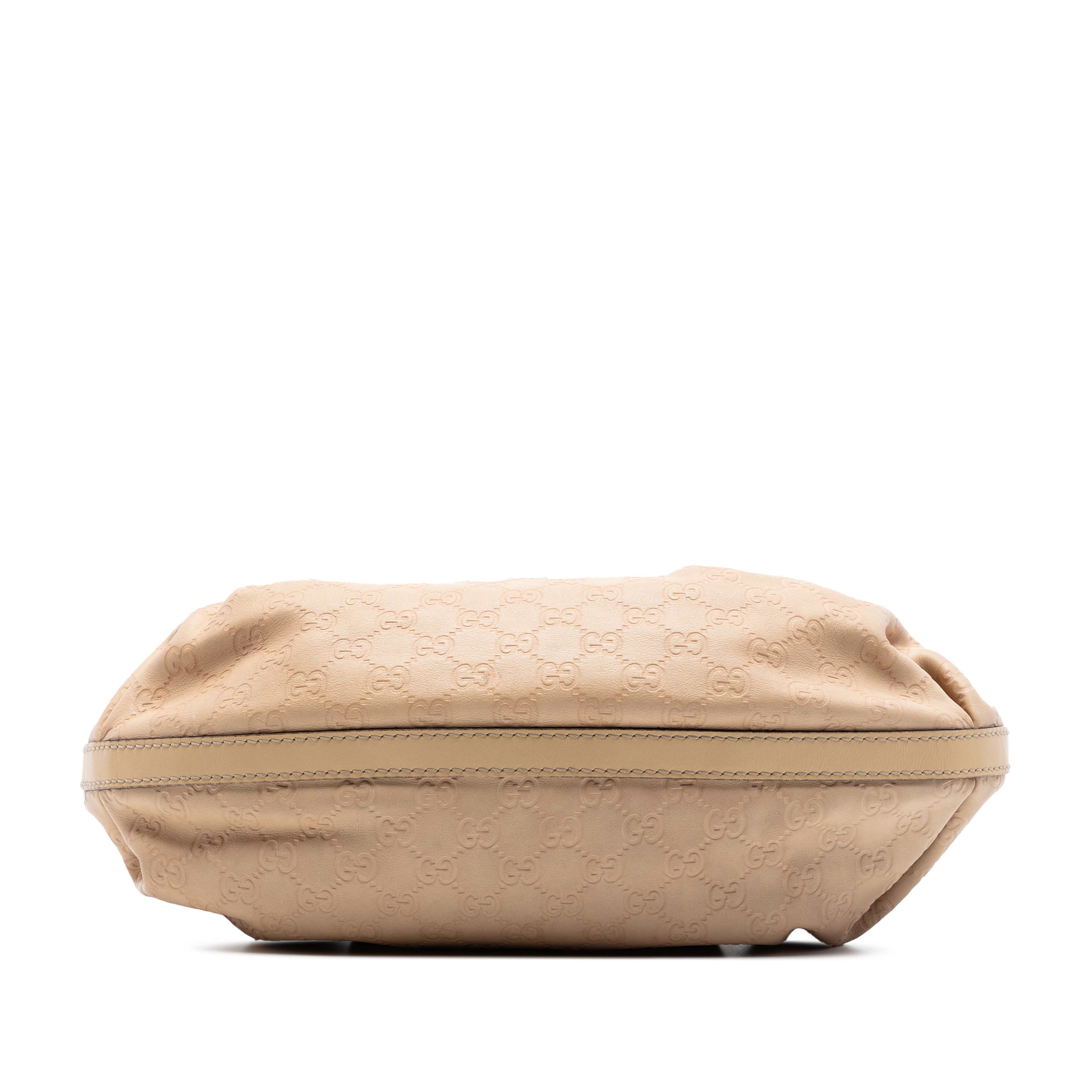 Gucci Guccissima Scarlett Tote, från Luxclusif, i färgen beige. Klicka för att öppna bilden i stort format