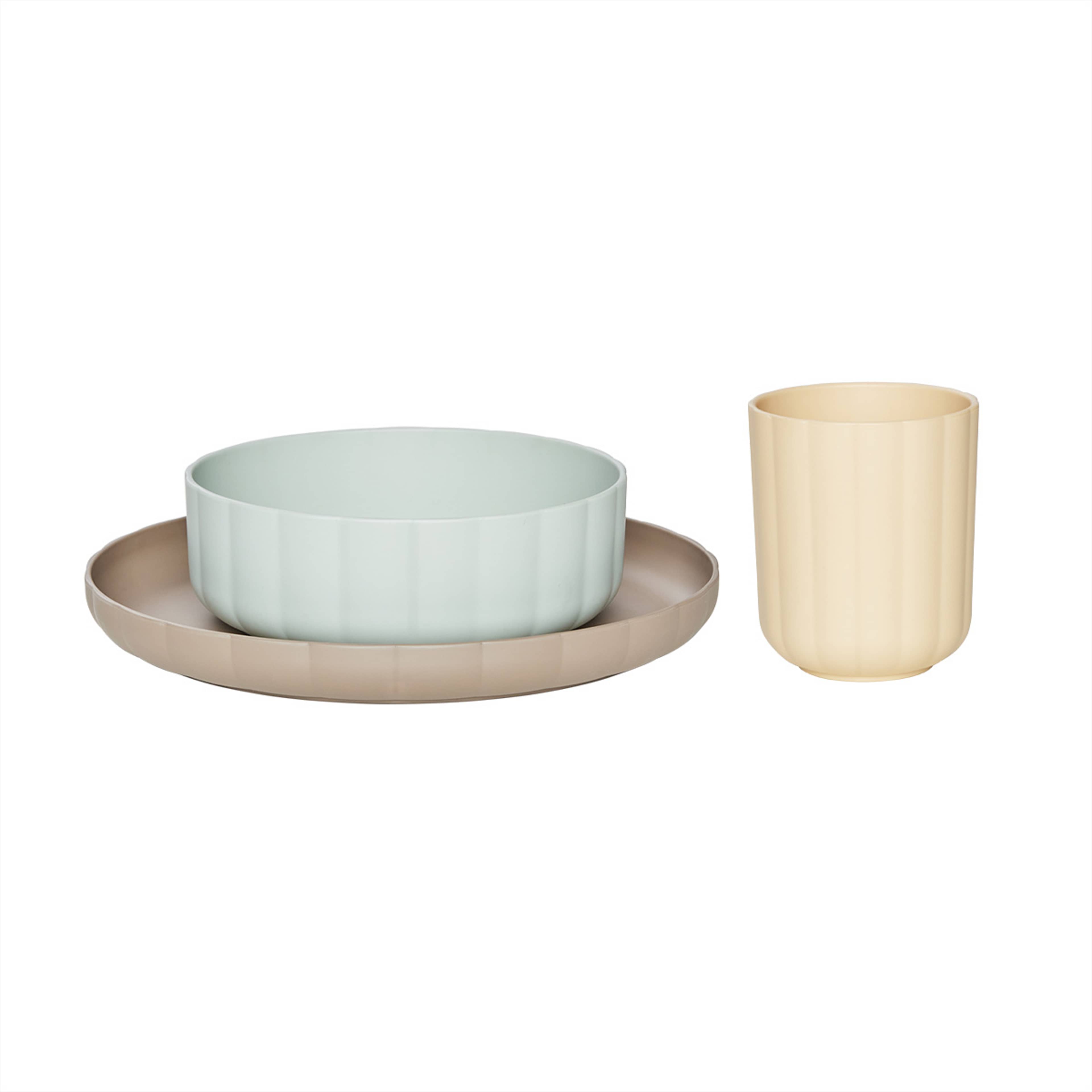 Pullo Tableware Set, från OYOY Mini, i färgen pale mint,vanilla,taupe. Klicka för att öppna bilden i stort format
