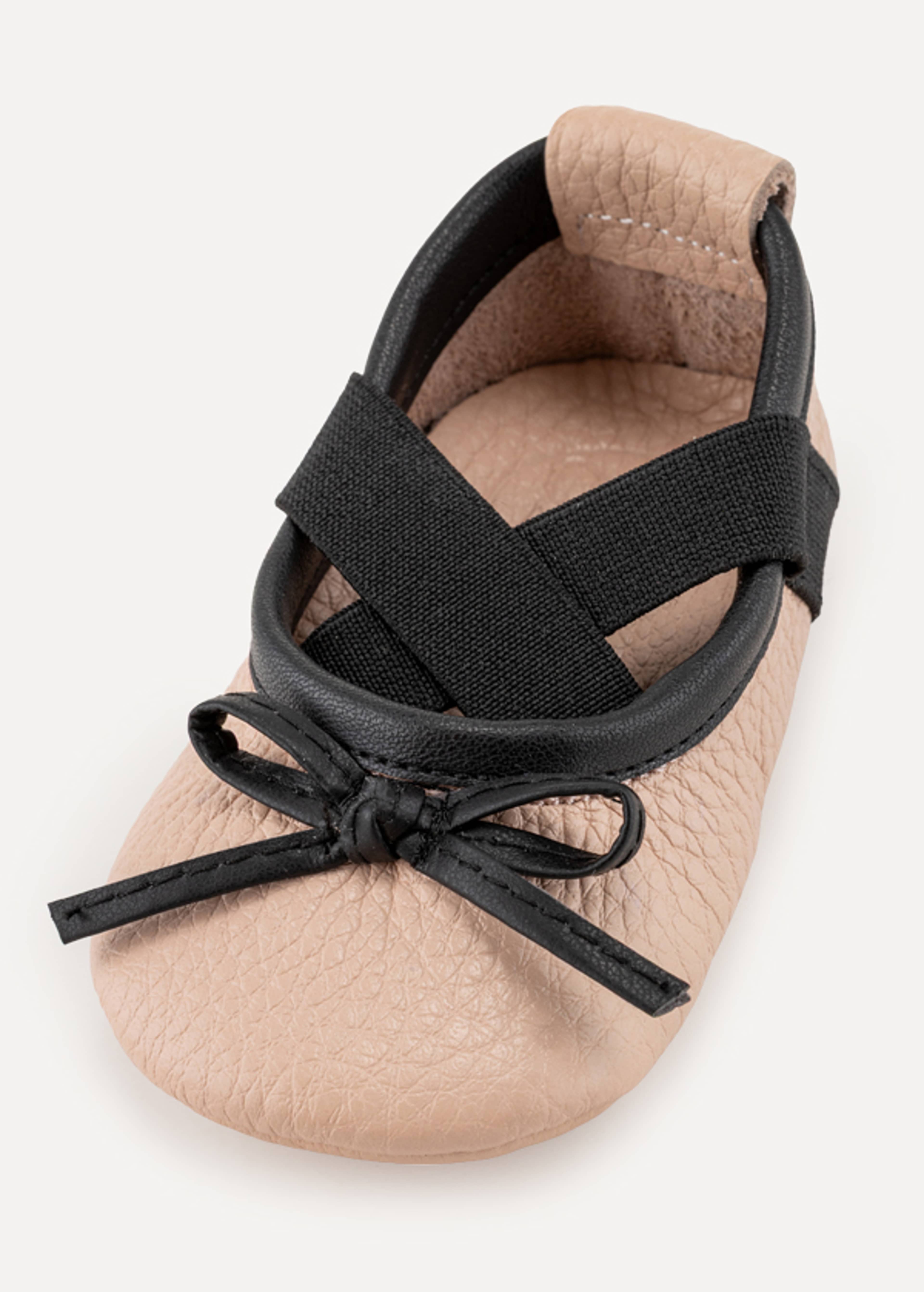 Ballerina Barefoot, från Minimoca, i färgen pink. Klicka för att öppna bilden i stort format