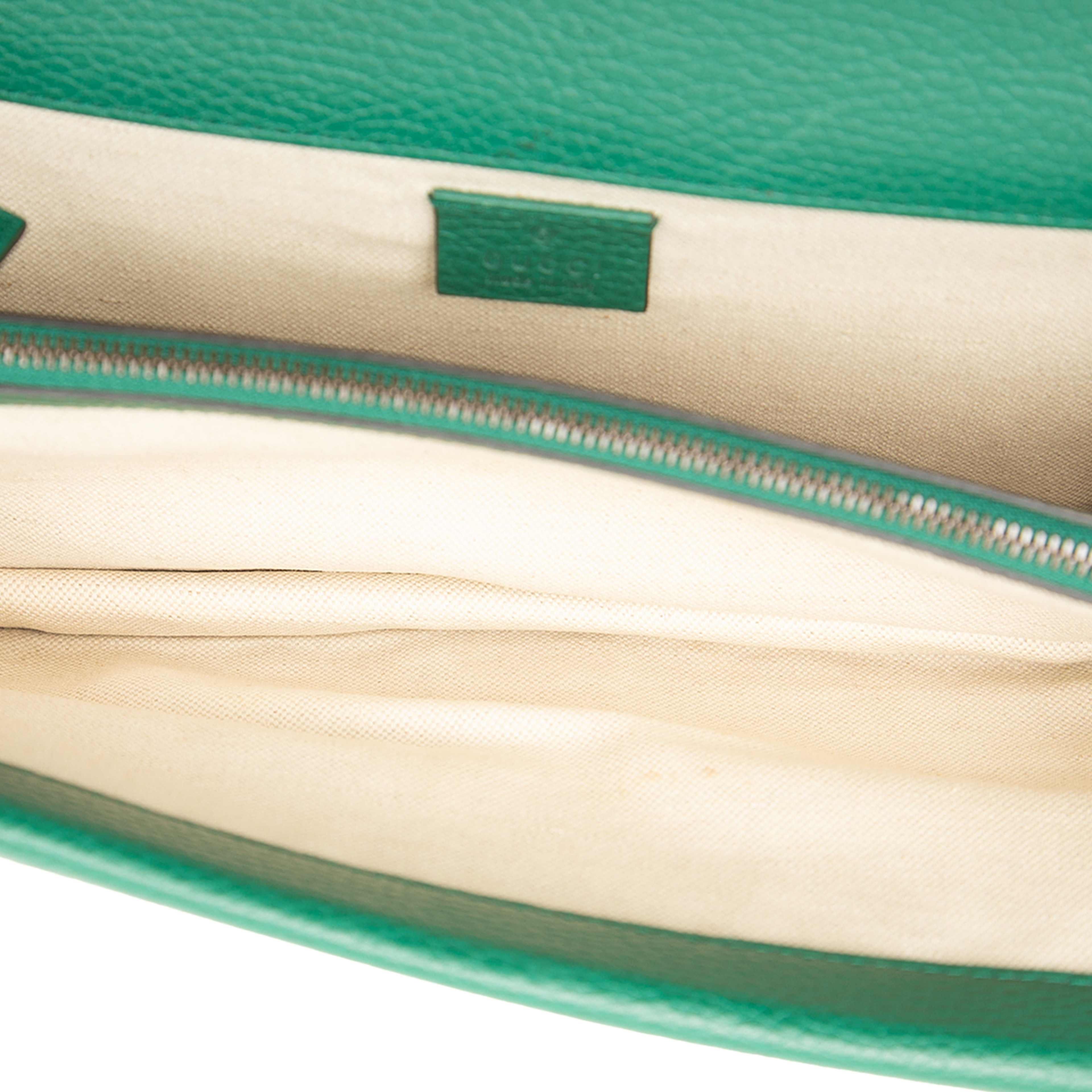 Gucci Medium Leather Dionysus Shoulder Bag, från Luxclusif, i färgen grön. Klicka för att öppna bilden i stort format