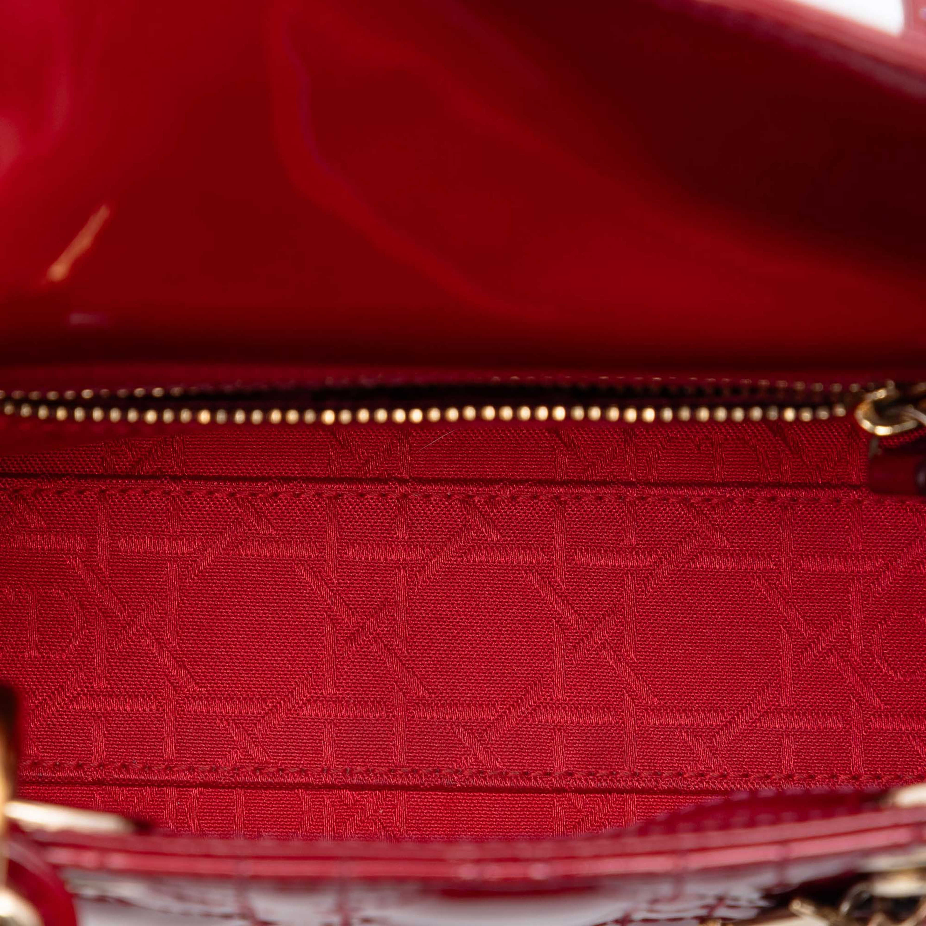 Dior Mini Patent Cannage Lady Dior, från Luxclusif, i färgen dark red. Klicka för att öppna bilden i stort format