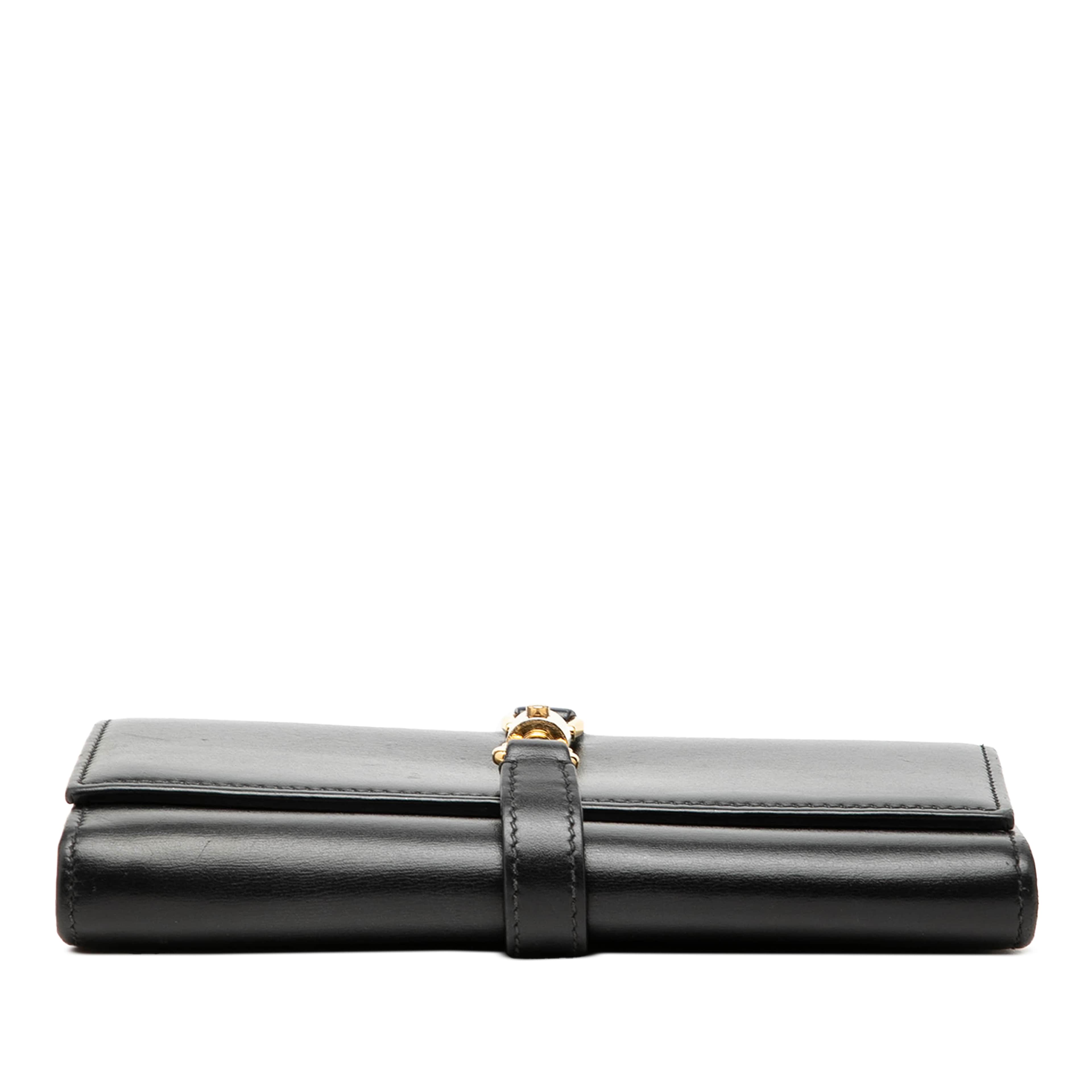 Gucci Calfskin Jackie 1961 Wallet On Chain, från Luxclusif, i färgen svart. Klicka för att öppna bilden i stort format