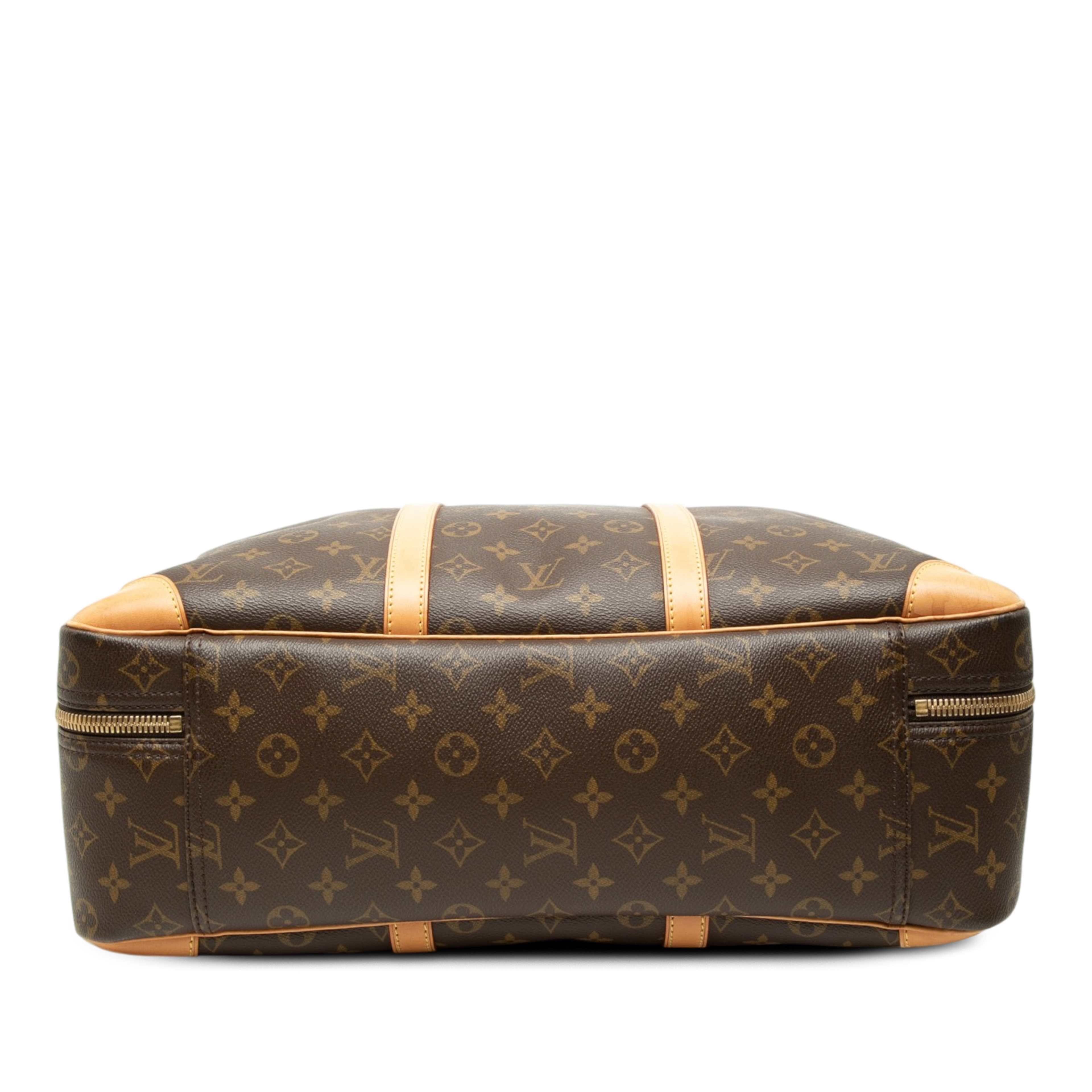 Louis Vuitton Monogram Sirius 45, från Luxclusif, i färgen brun. Klicka för att öppna bilden i stort format