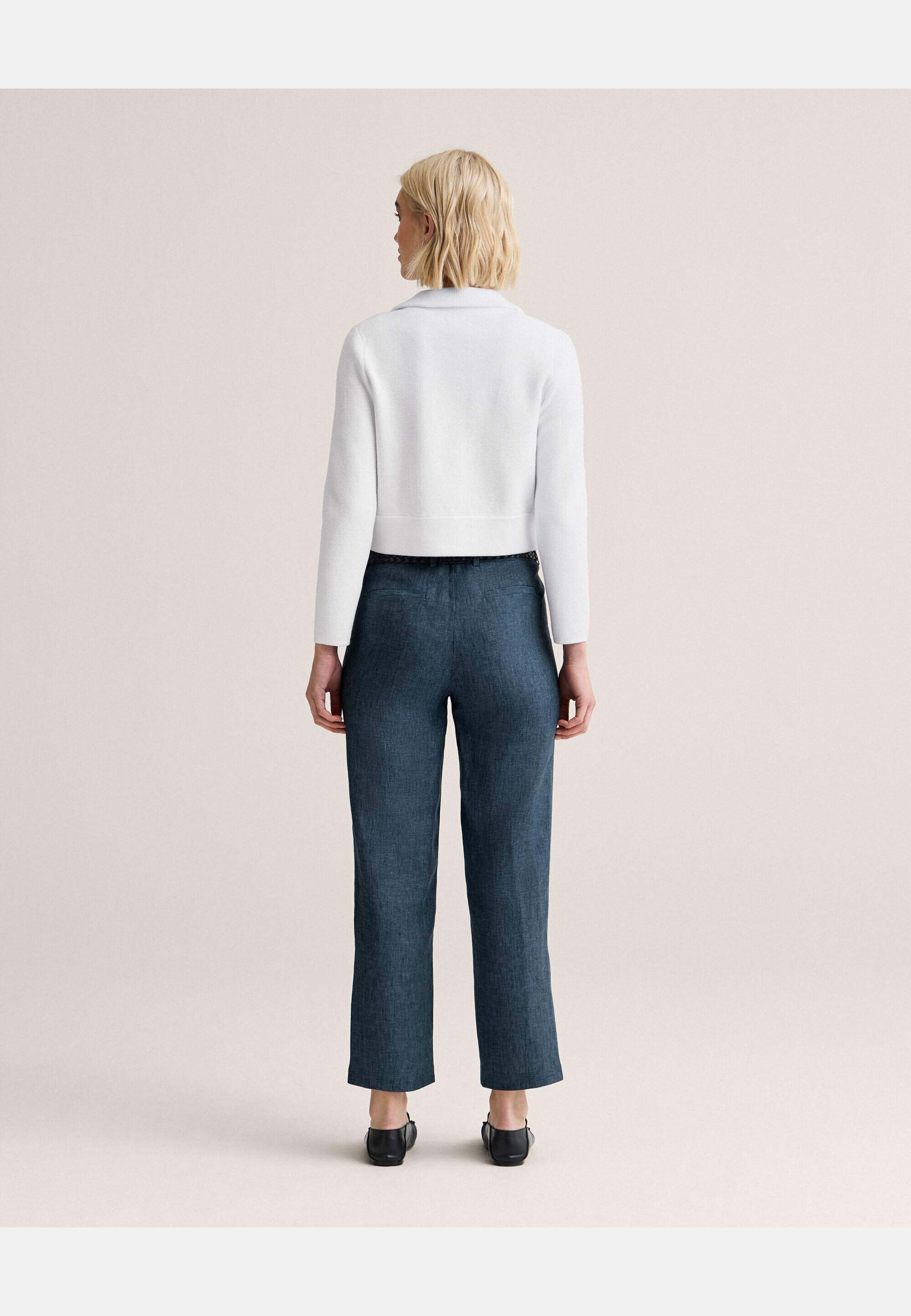 Amanda Slim Linen Trousers, från Newhouse, i färgen mjuk marinblå. Klicka för att öppna bilden i stort format