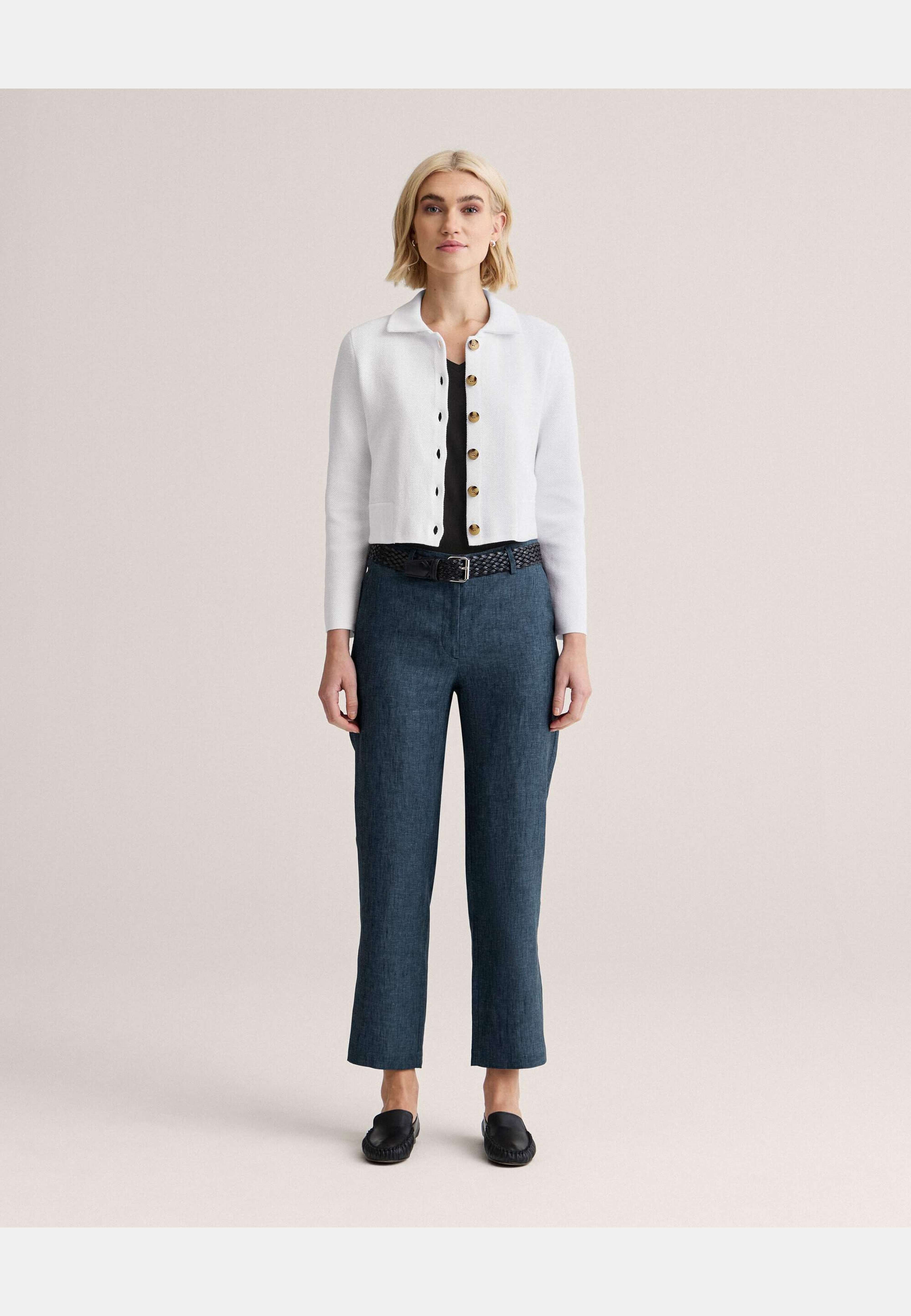 Amanda Slim Linen Trousers, från Newhouse, i färgen mjuk marinblå. Klicka för att öppna bilden i stort format