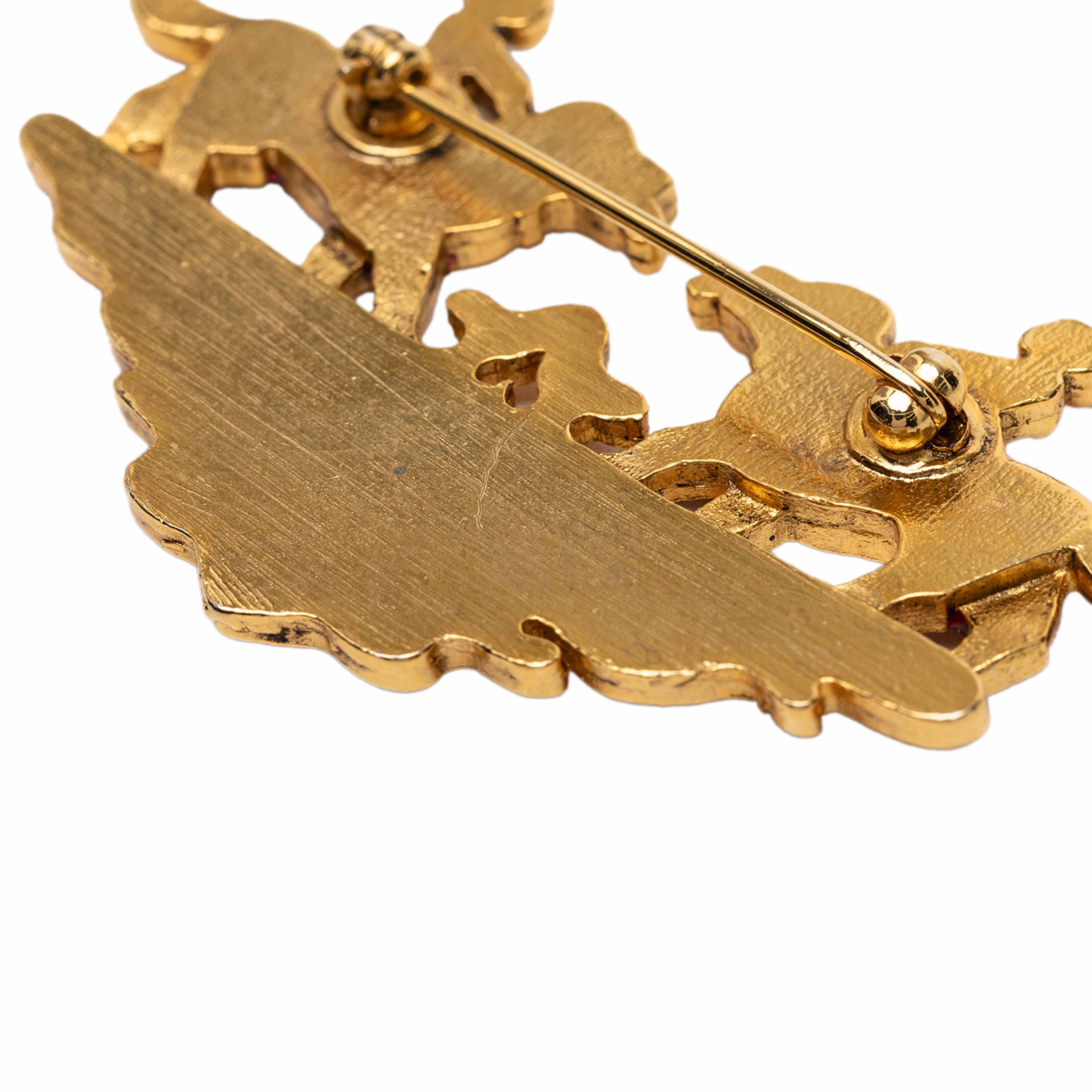 Hermès Gold Plated Enamel Children And Dogs Brooch, från Luxclusif, i färgen gold. Klicka för att öppna bilden i stort format