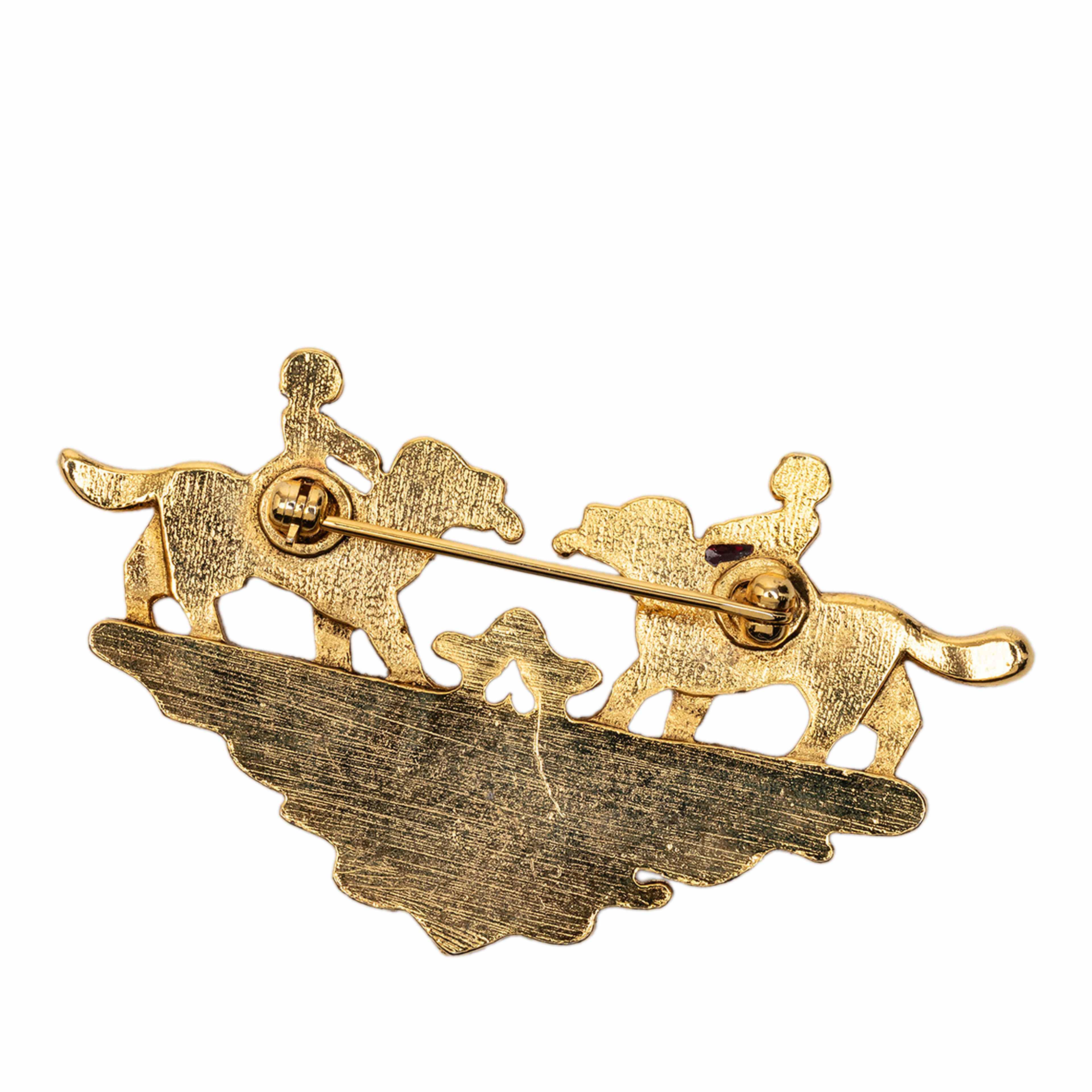 Hermès Gold Plated Enamel Children And Dogs Brooch, från Luxclusif, i färgen gold. Klicka för att öppna bilden i stort format