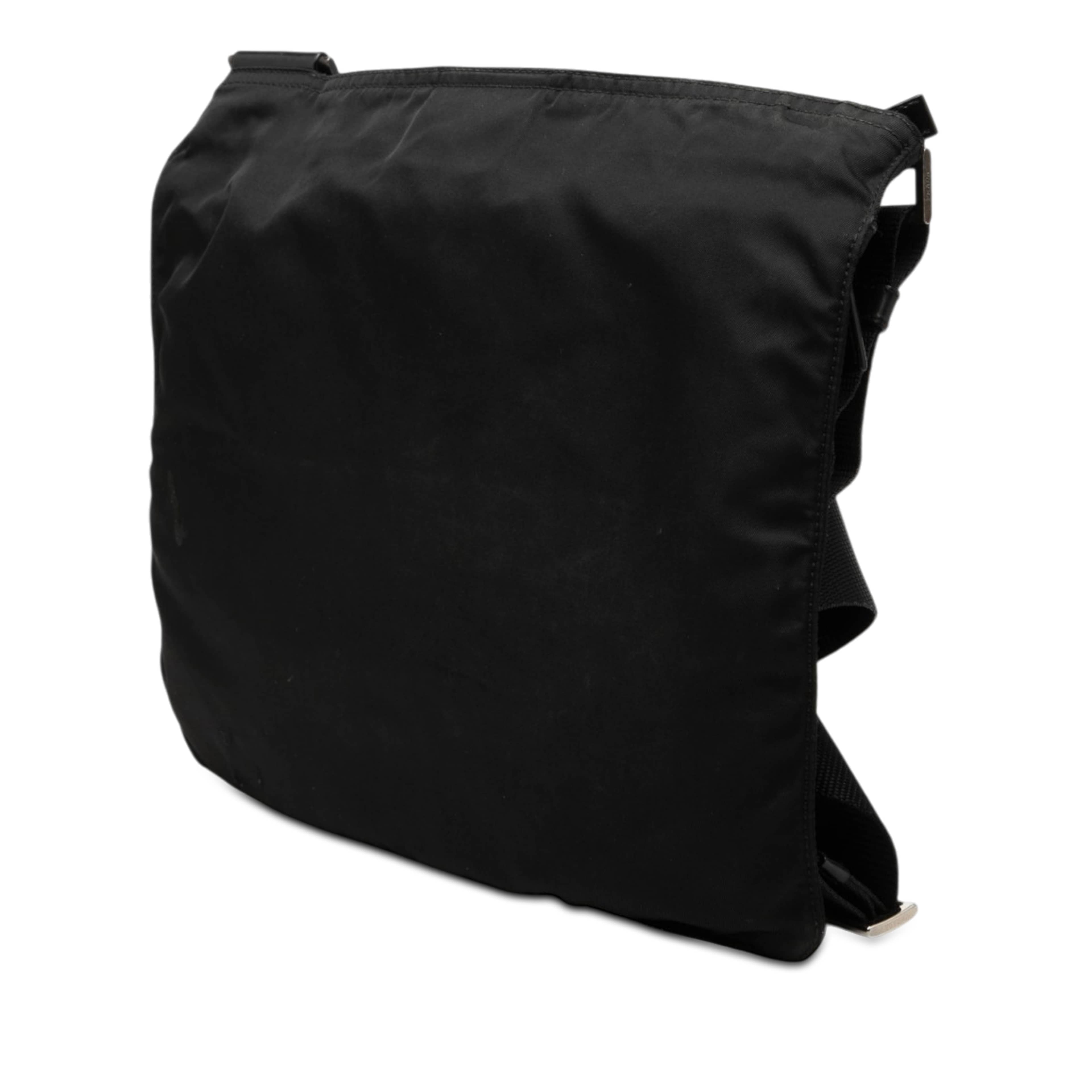 Prada Tessuto Zip Top Crossbody, från Luxclusif, i färgen black. Klicka för att öppna bilden i stort format