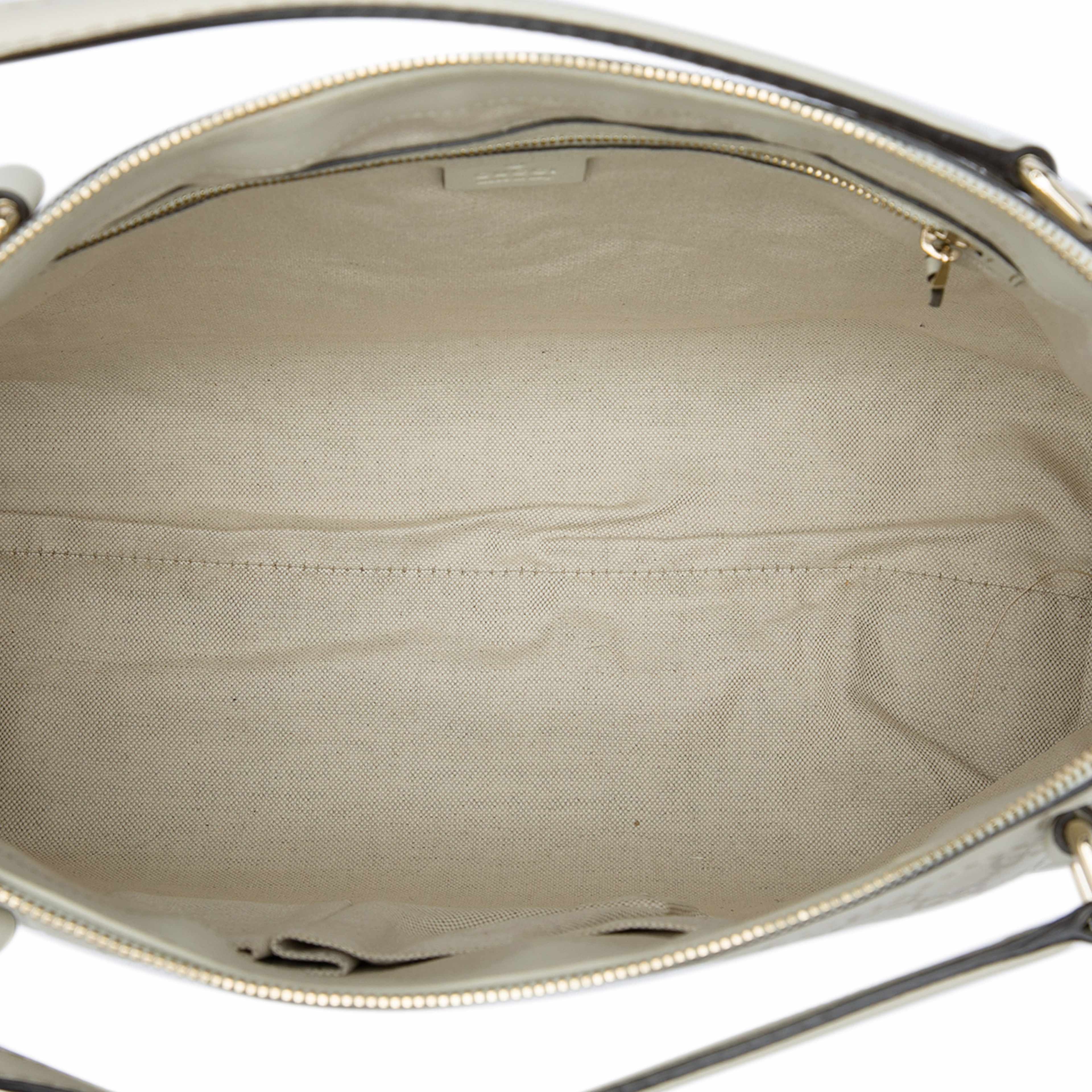 Gucci Guccissima Mayfair Satchel, från Luxclusif, i färgen vit. Klicka för att öppna bilden i stort format