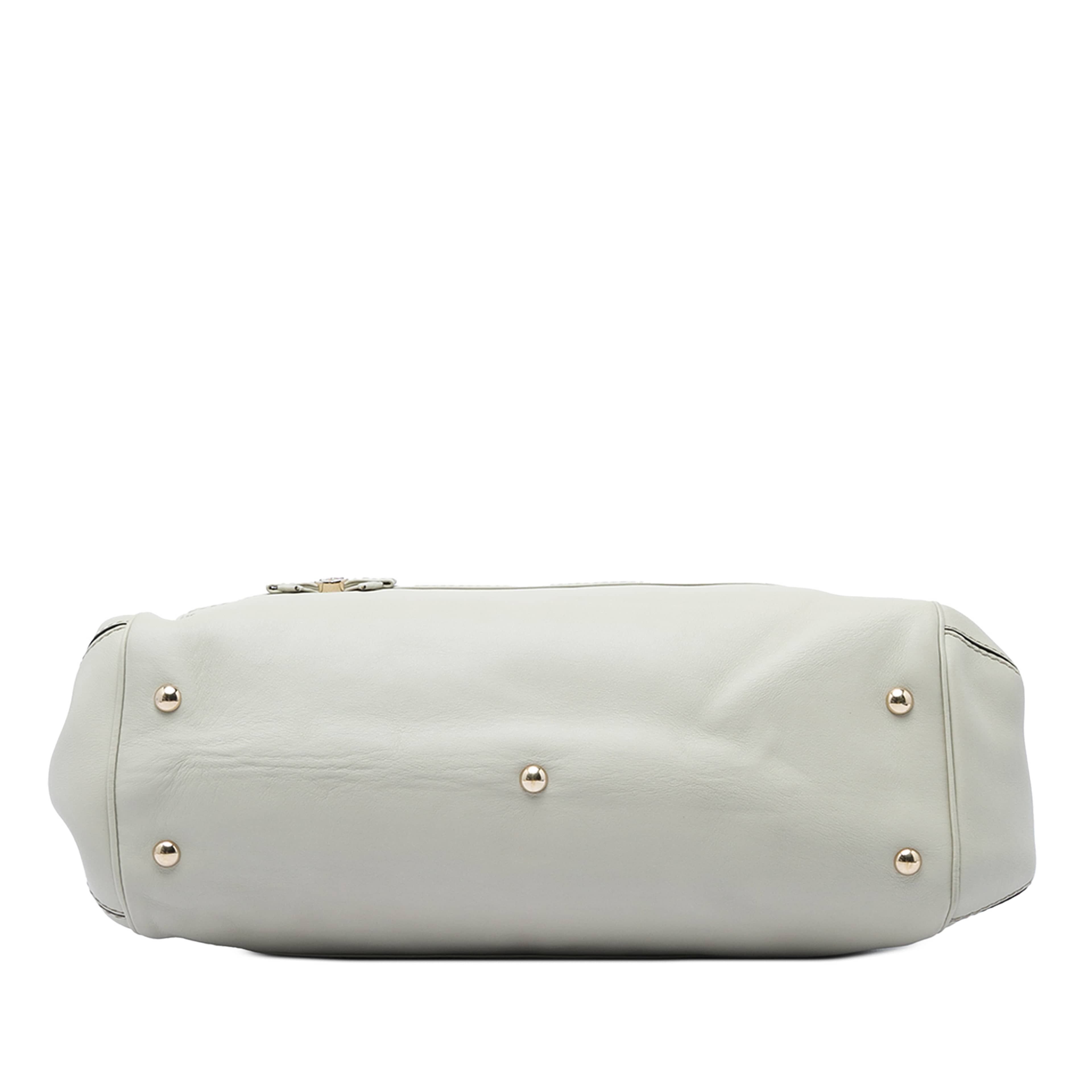 Gucci Guccissima Mayfair Satchel, från Luxclusif, i färgen vit. Klicka för att öppna bilden i stort format