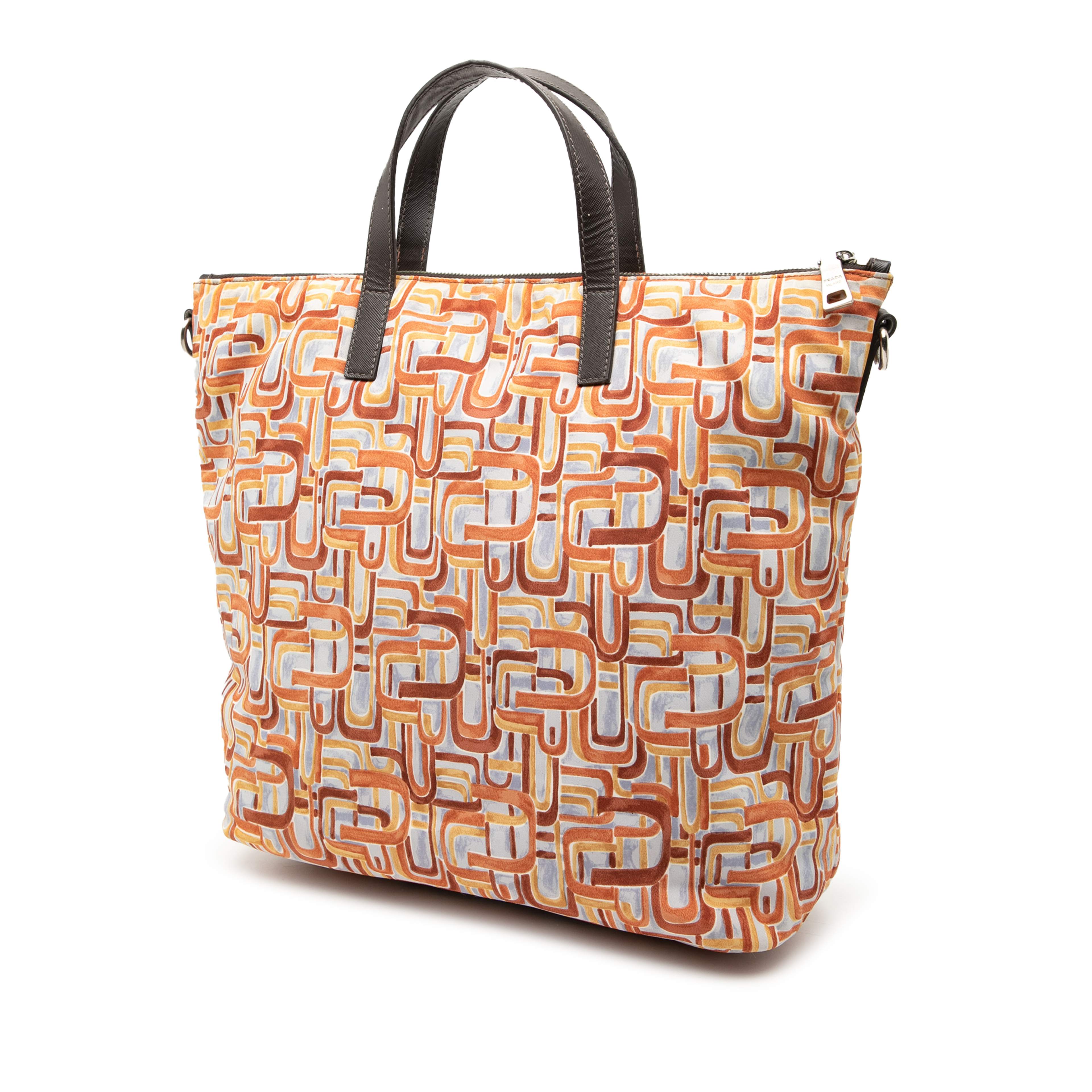 Prada Tessuto Stampato Satchel, från Luxclusif, i färgen orange. Klicka för att öppna bilden i stort format