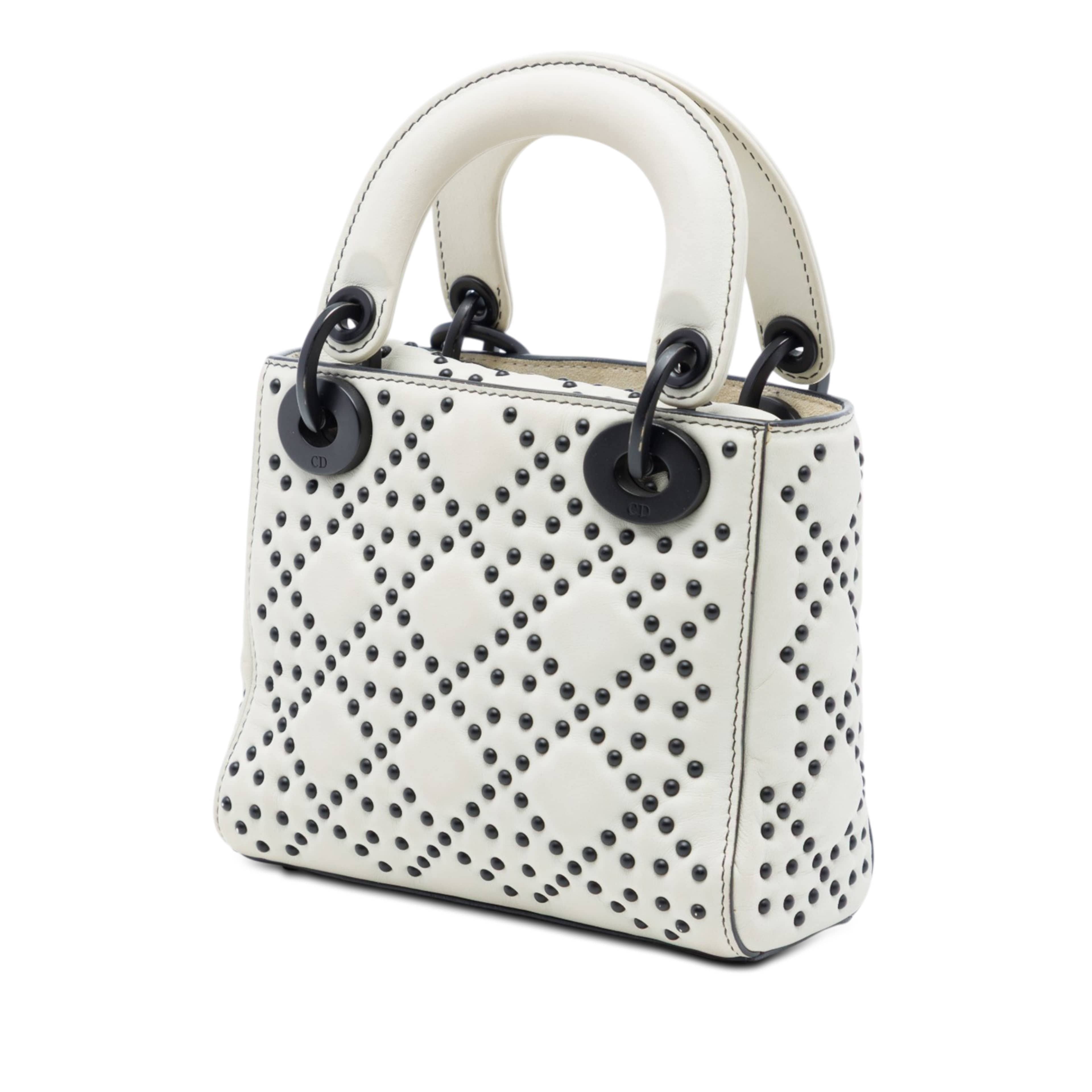 Dior Mini Lambskin Cannage Studded Supple Lady Dior, från Luxclusif, i färgen vit. Klicka för att öppna bilden i stort format
