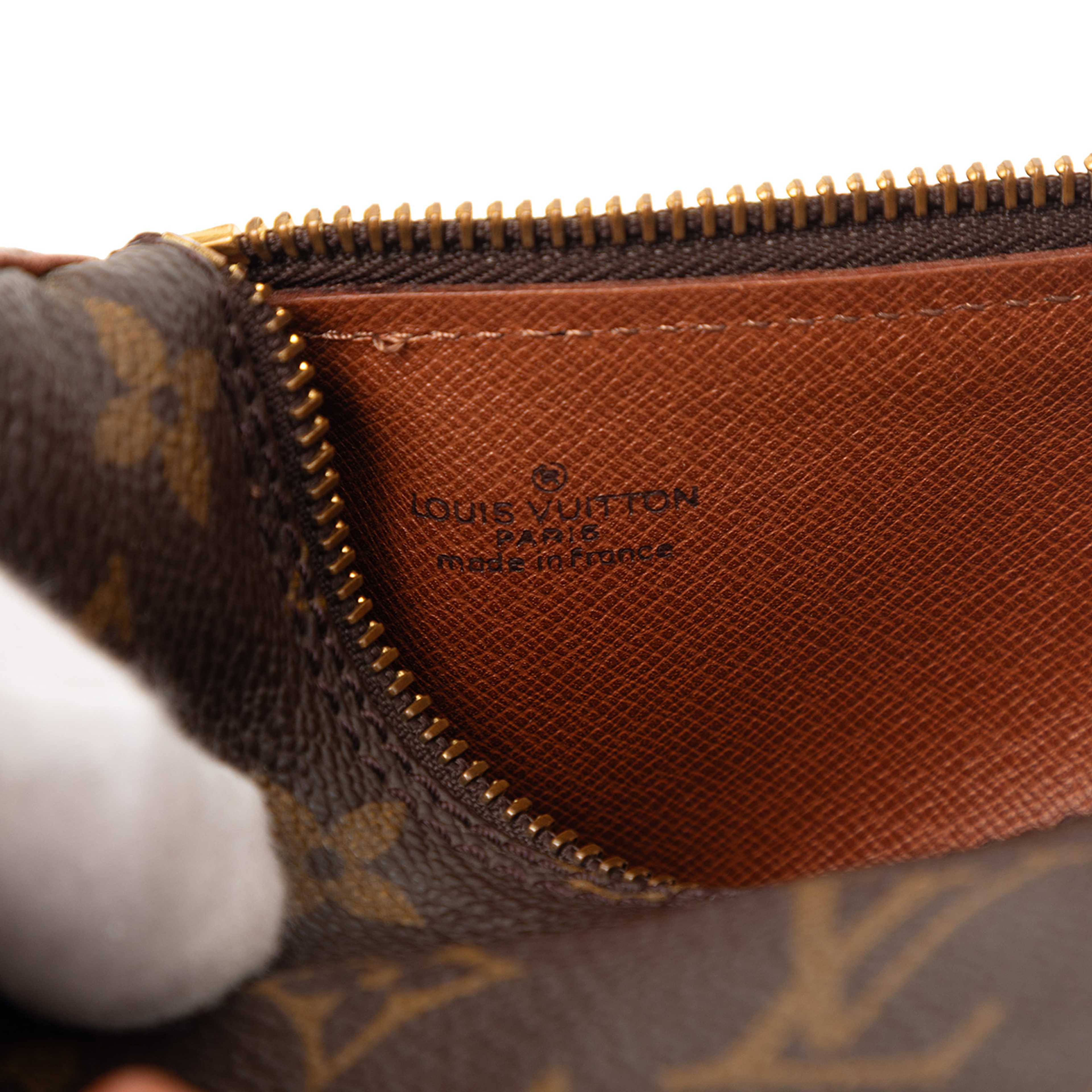 Louis Vuitton Monogram Papillon 30, från Luxclusif, i färgen brown. Klicka för att öppna bilden i stort format
