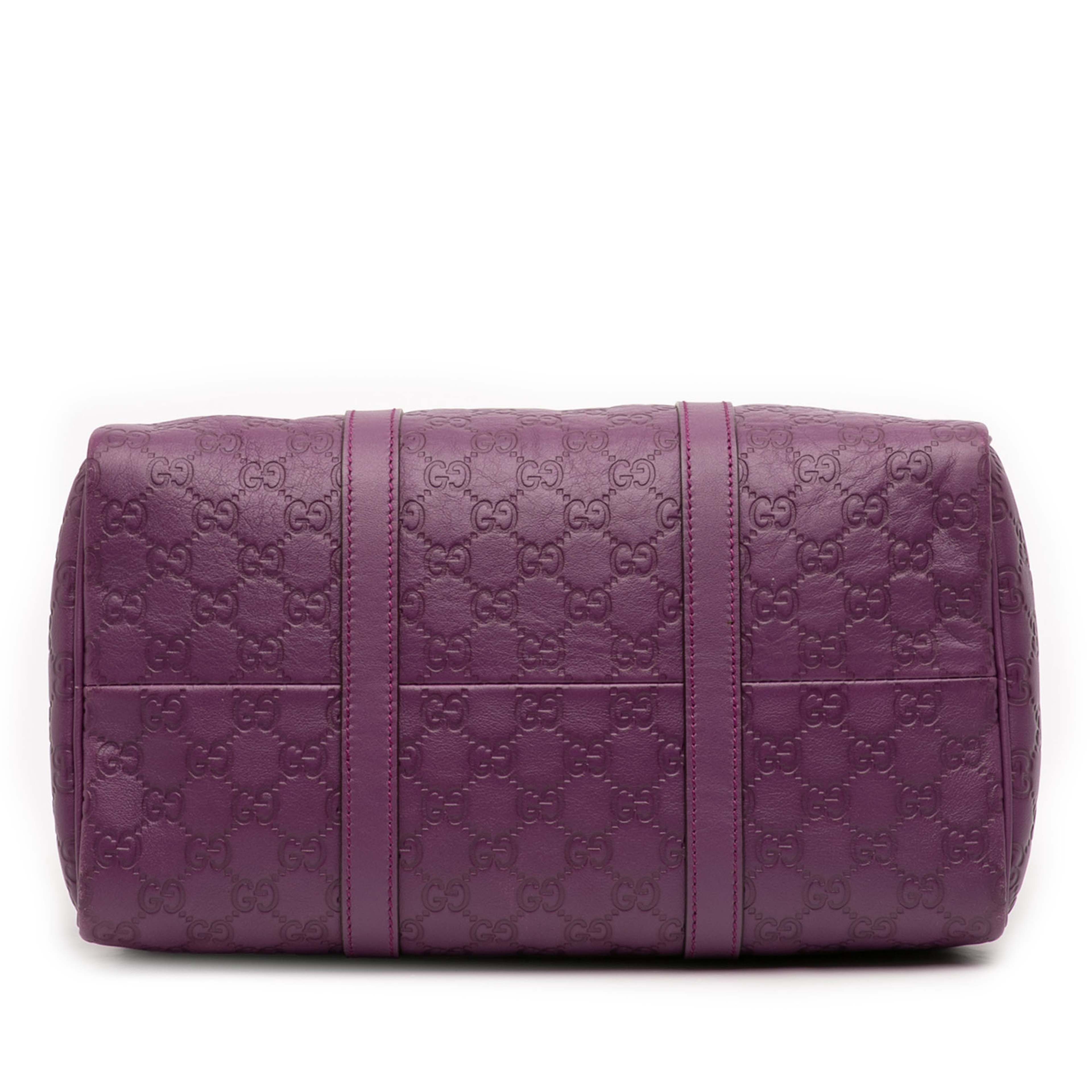 Gucci Medium Guccissima Joy Boston Bag, från Luxclusif, i färgen purple. Klicka för att öppna bilden i stort format