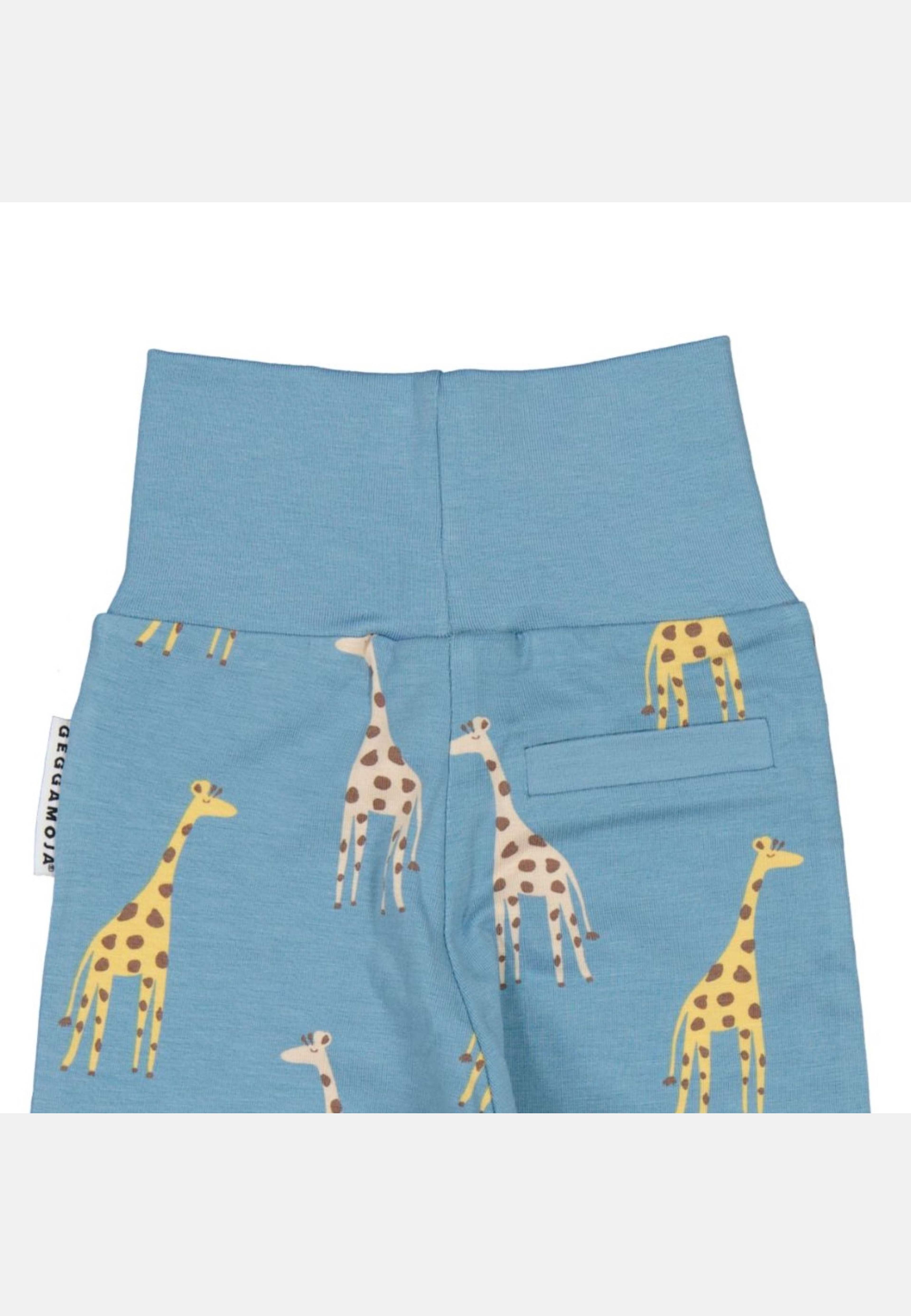 Babybyxor Bambu, från Geggamoja, i färgen blue giraffe. Klicka för att öppna bilden i stort format