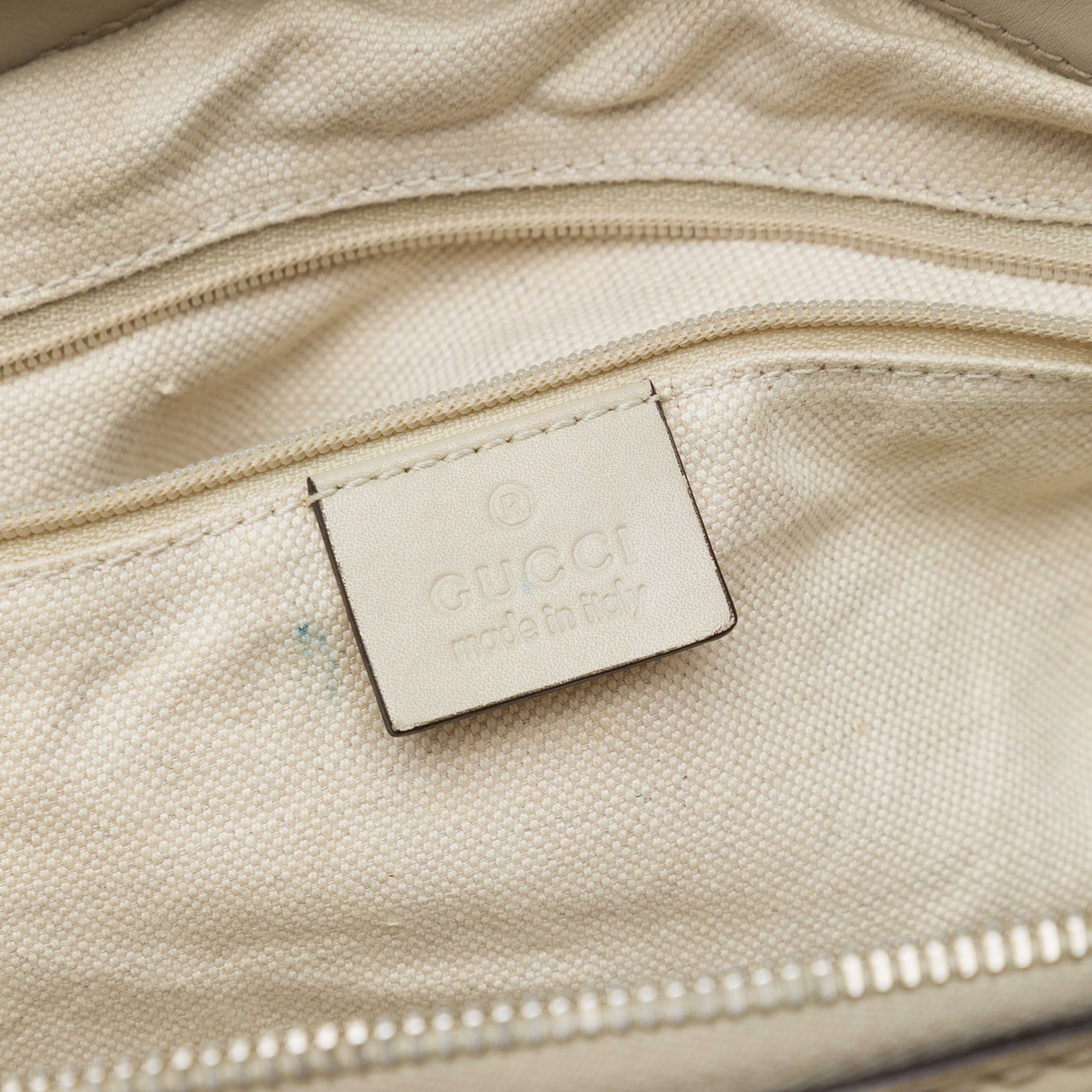 Gucci Gg Canvas Sukey Satchel, från Luxclusif, i färgen beige. Klicka för att öppna bilden i stort format