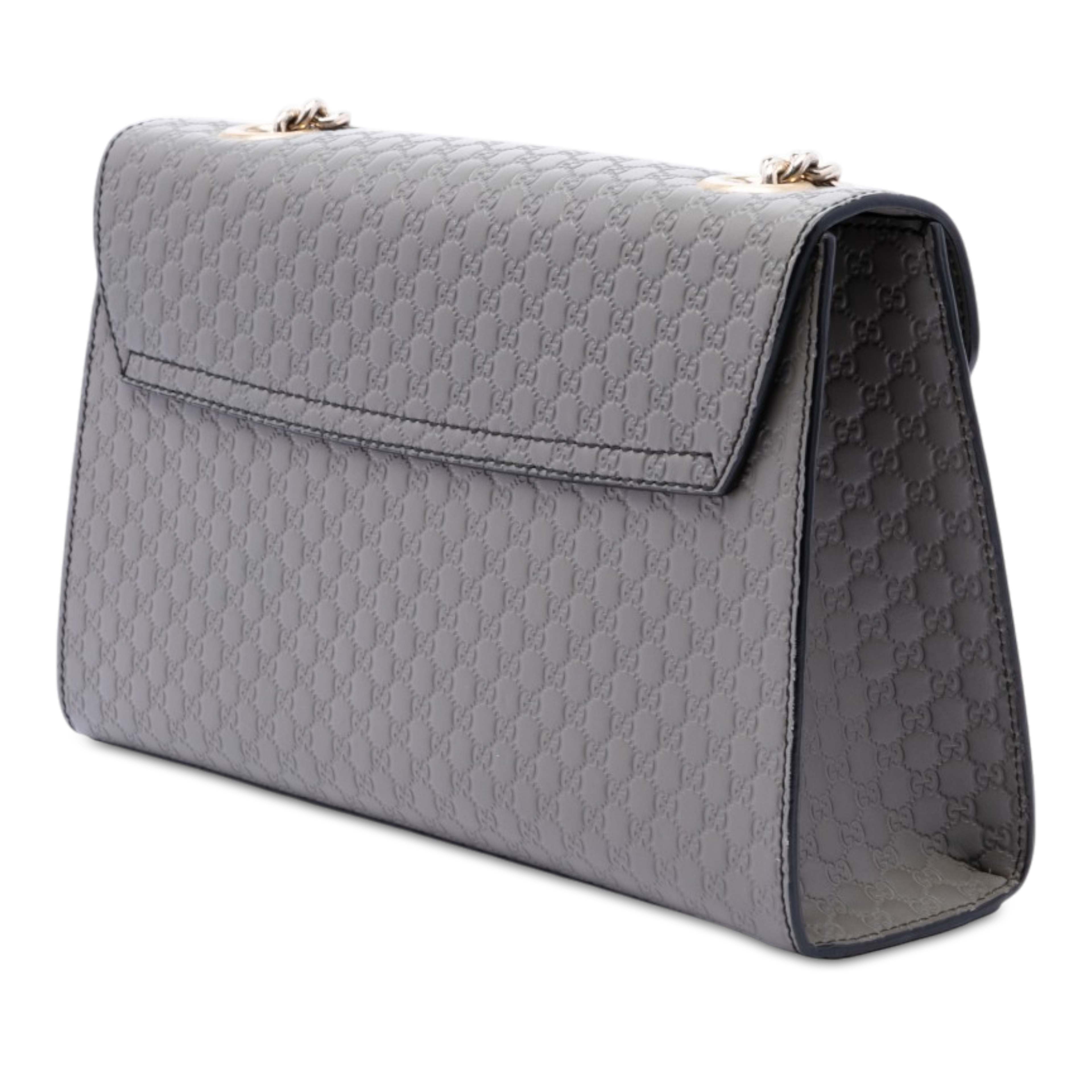 Gucci Medium Microguccissima Emily Shoulder Bag, från Luxclusif, i färgen grå. Klicka för att öppna bilden i stort format