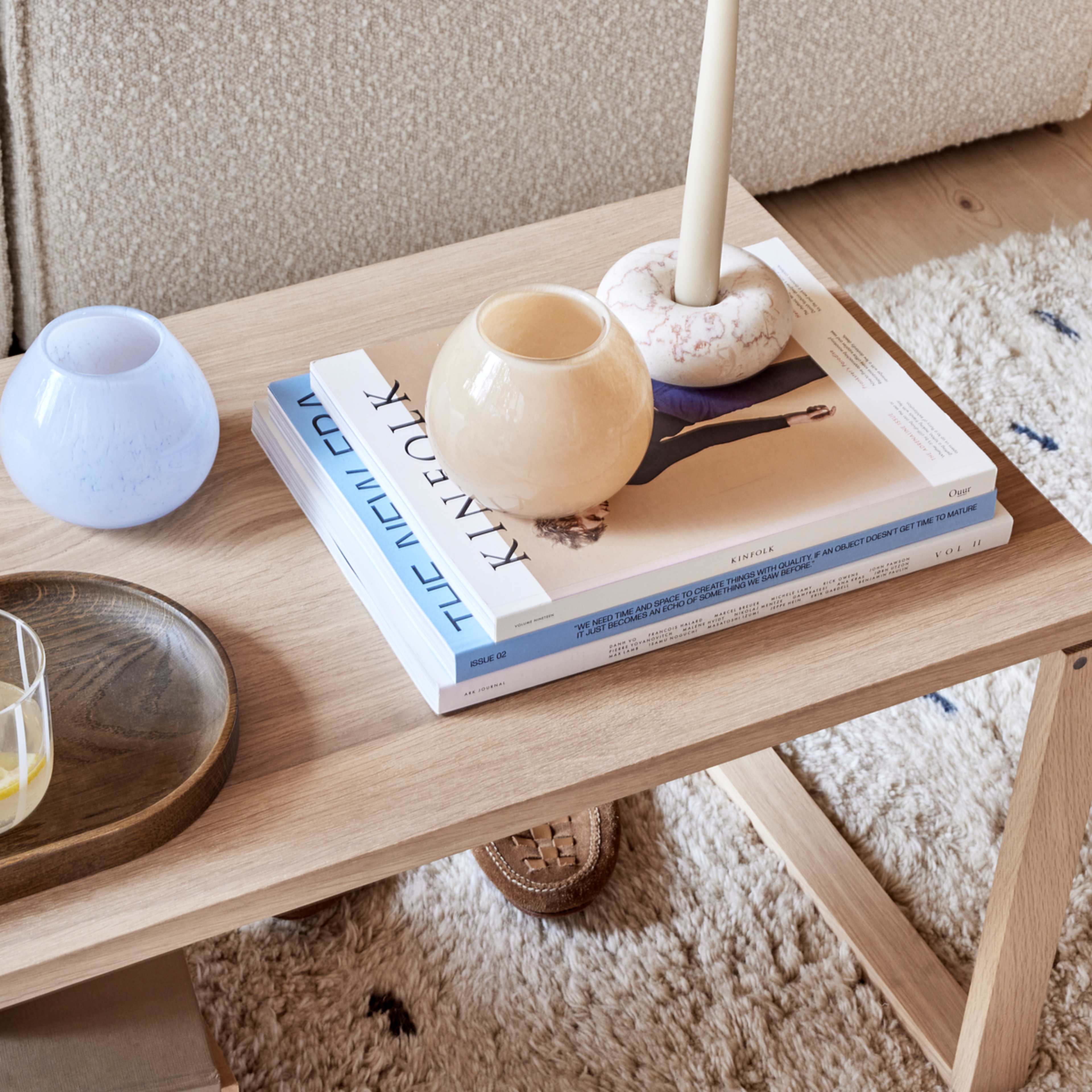 Savi Marble Candleholder, från OYOY Living, i färgen offwhite. Klicka för att öppna bilden i stort format