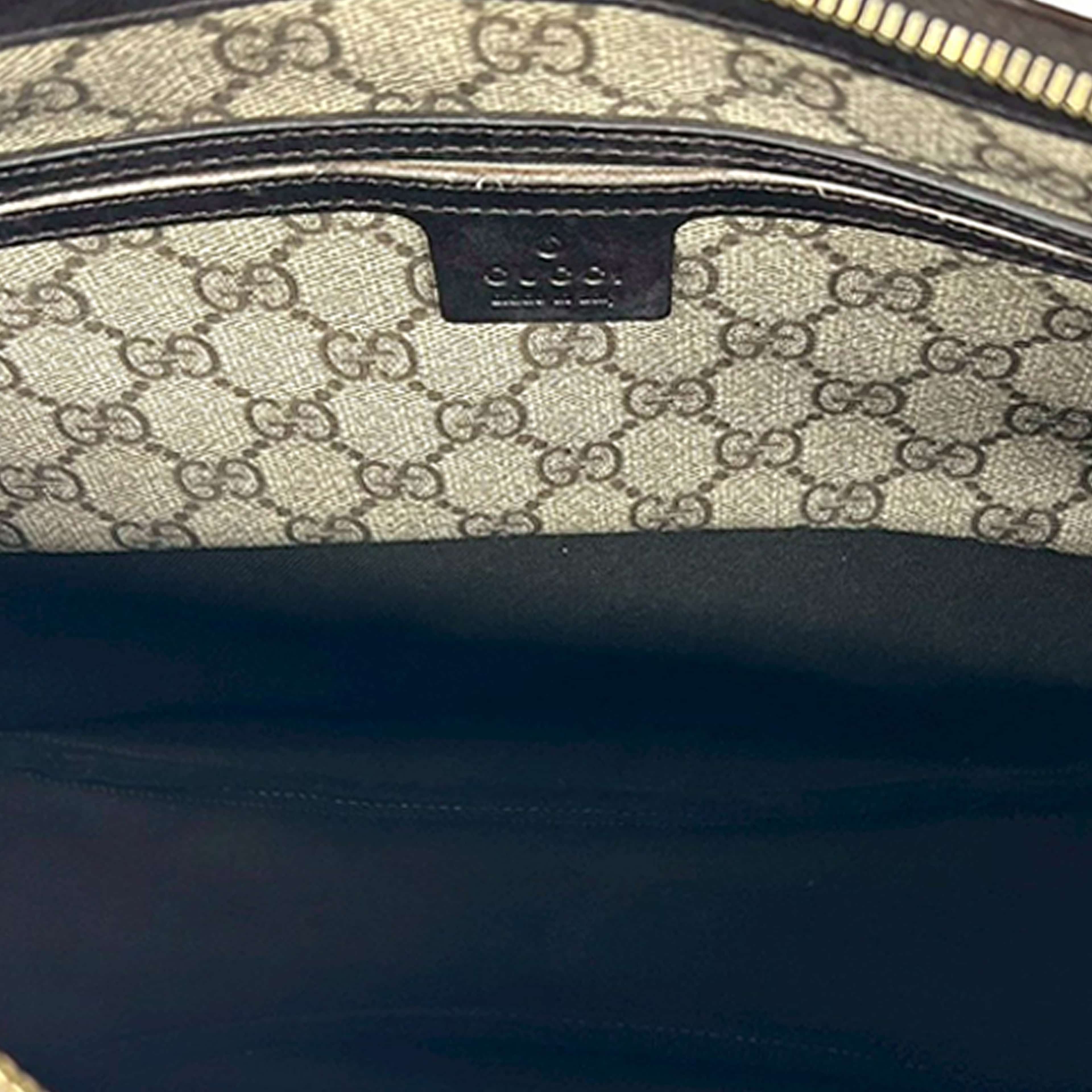 Gucci Gg Supreme Shoulder Bag, från Luxclusif, i färgen beige. Klicka för att öppna bilden i stort format