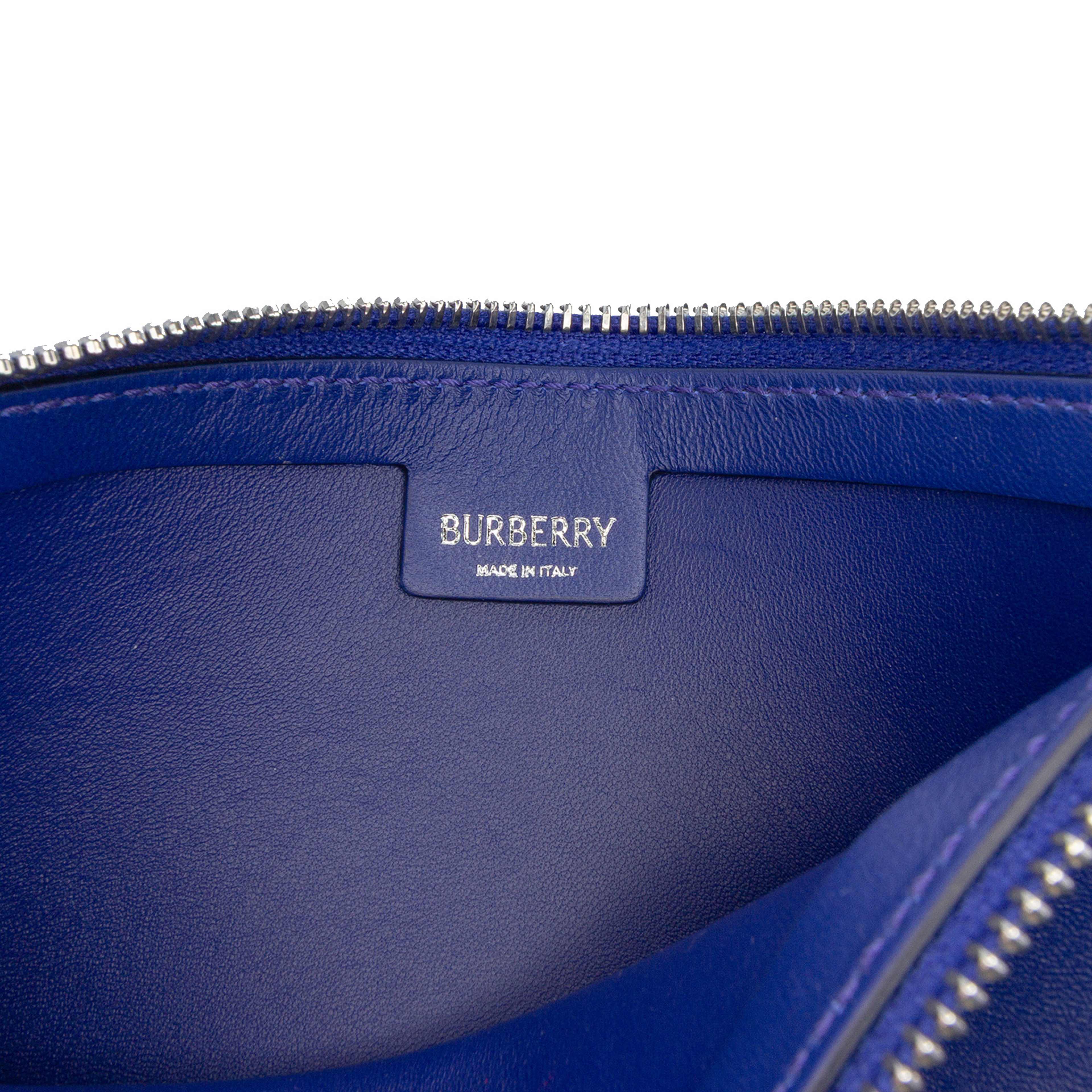 Burberry Mini Lambskin Shield Shoulder Bag, från Luxclusif, i färgen dark blue. Klicka för att öppna bilden i stort format