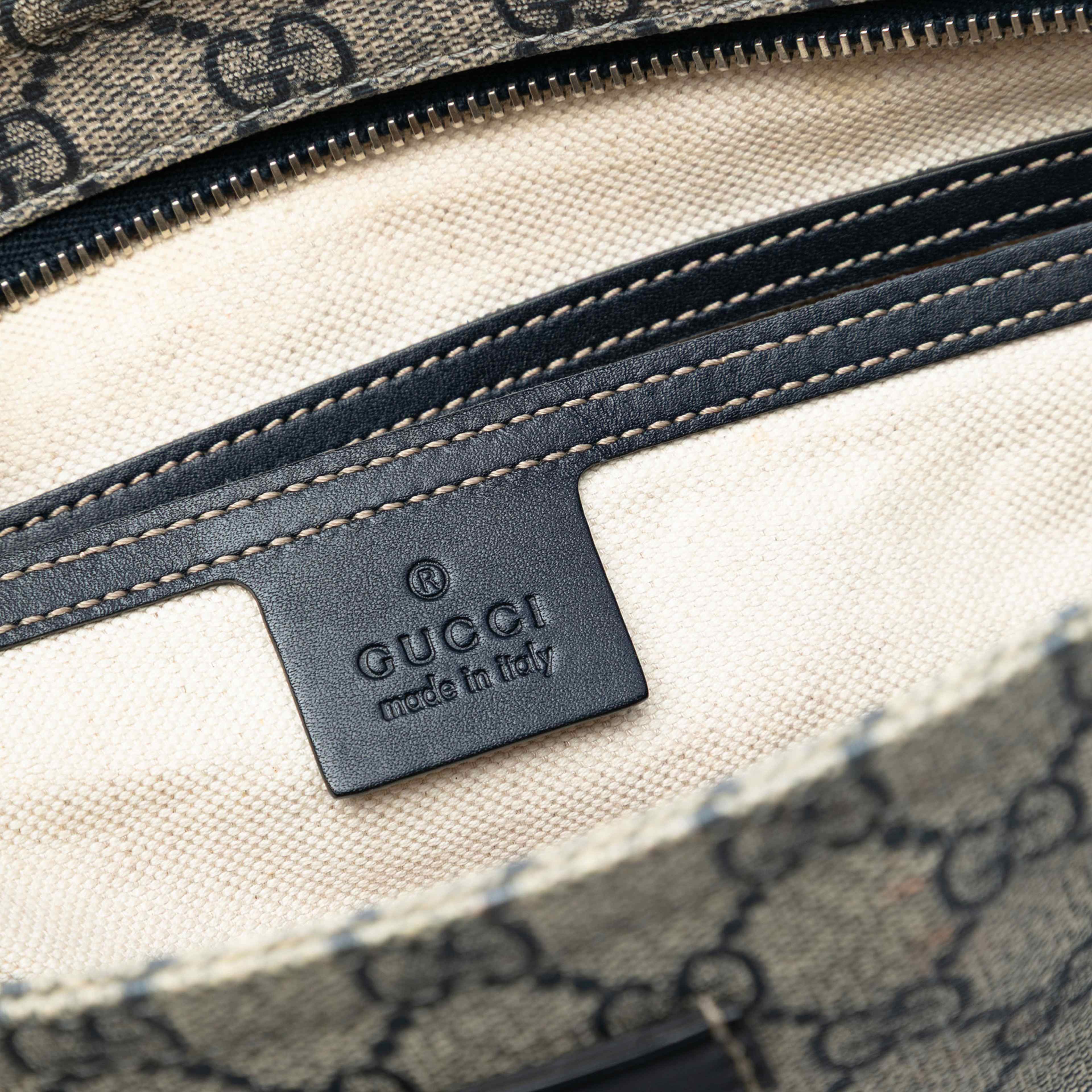 Gucci Gg Supreme Crossbody, från Luxclusif, i färgen beige. Klicka för att öppna bilden i stort format