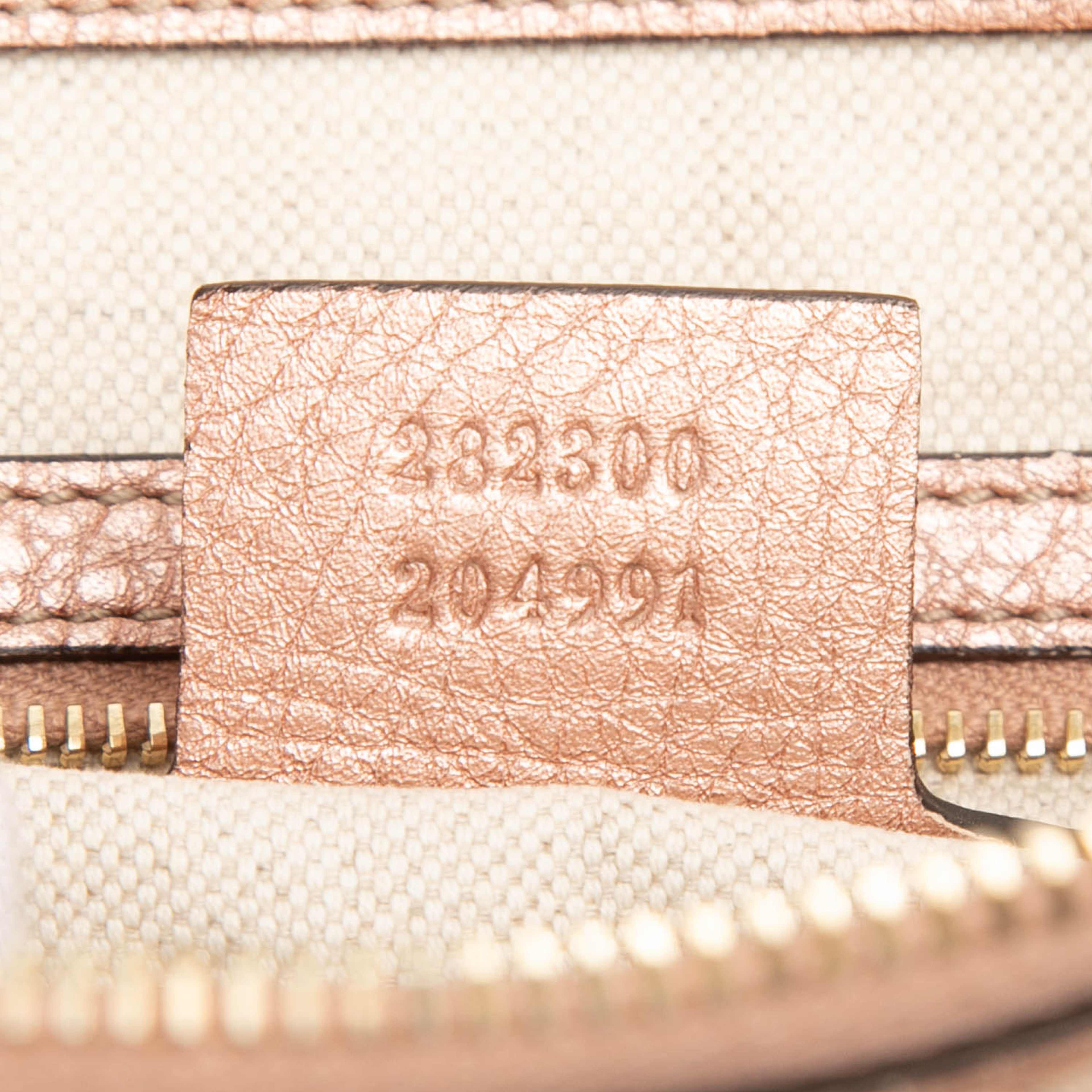 Gucci Metallic Pebbled Calfskin Bella Satchel, från Luxclusif, i färgen rosa. Klicka för att öppna bilden i stort format