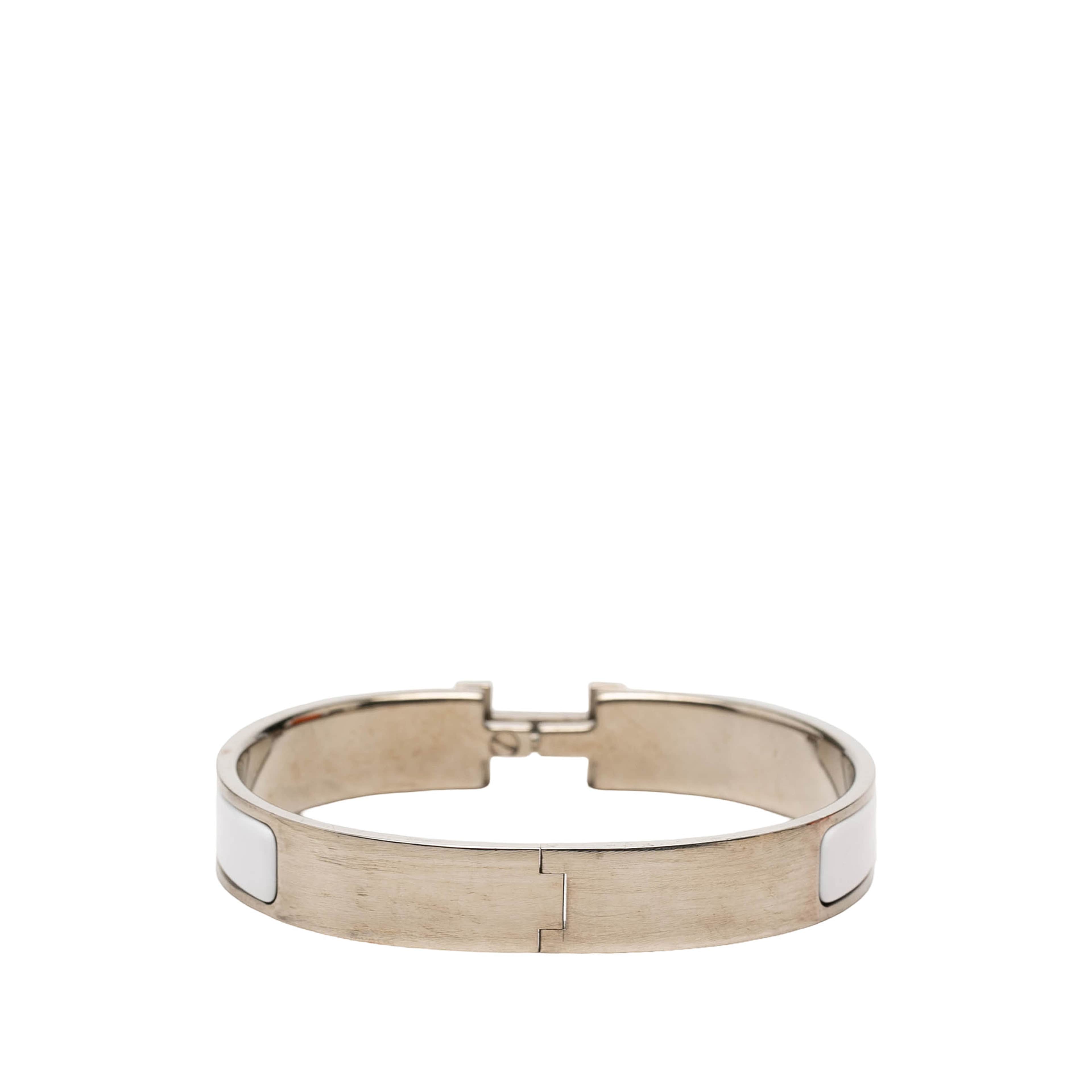 Hermès Narrow Enamel Clic H Bracelet Gm, från Luxclusif, i färgen vit. Klicka för att öppna bilden i stort format