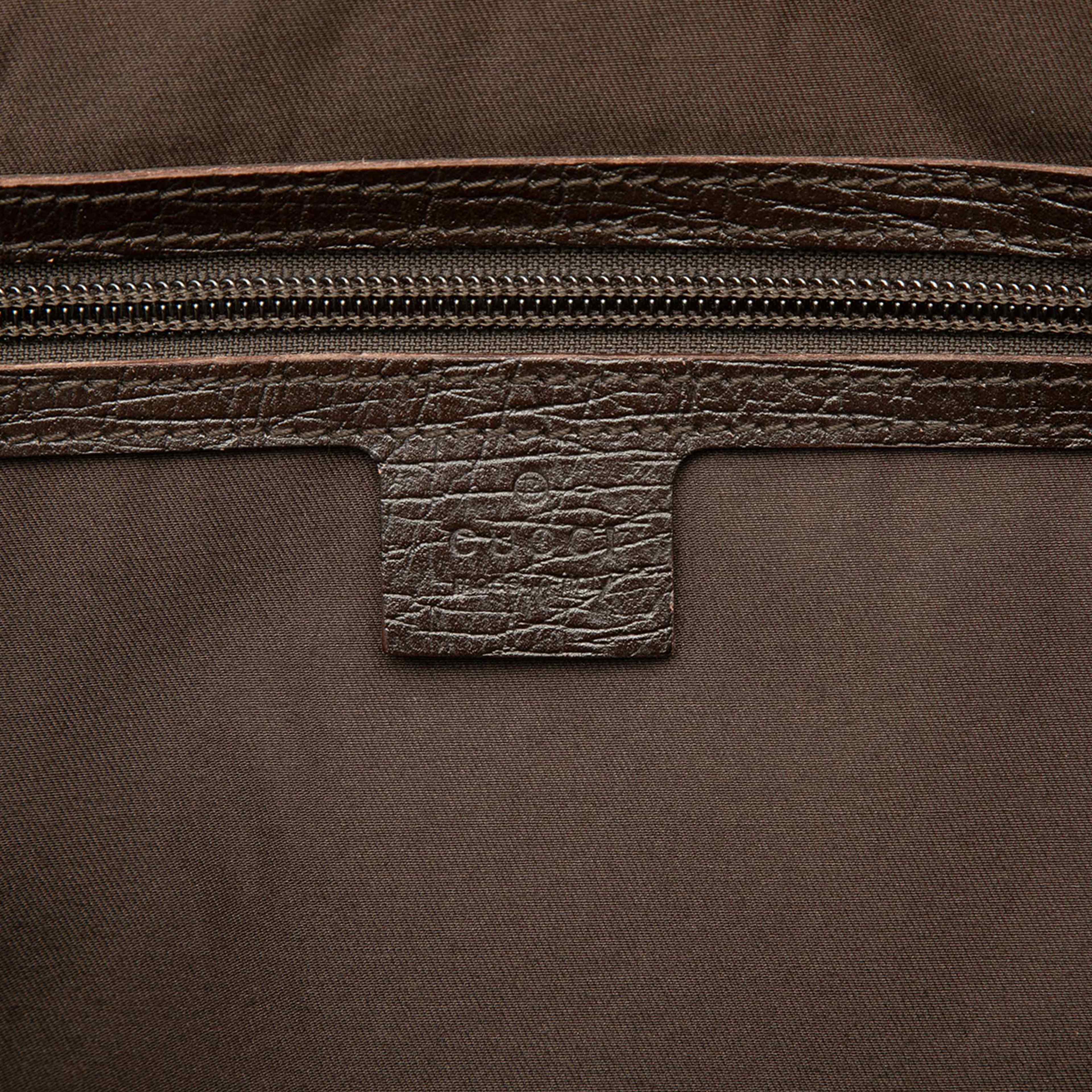 Gucci Gg Supreme Double Zip Travel Bag, från Luxclusif, i färgen beige. Klicka för att öppna bilden i stort format