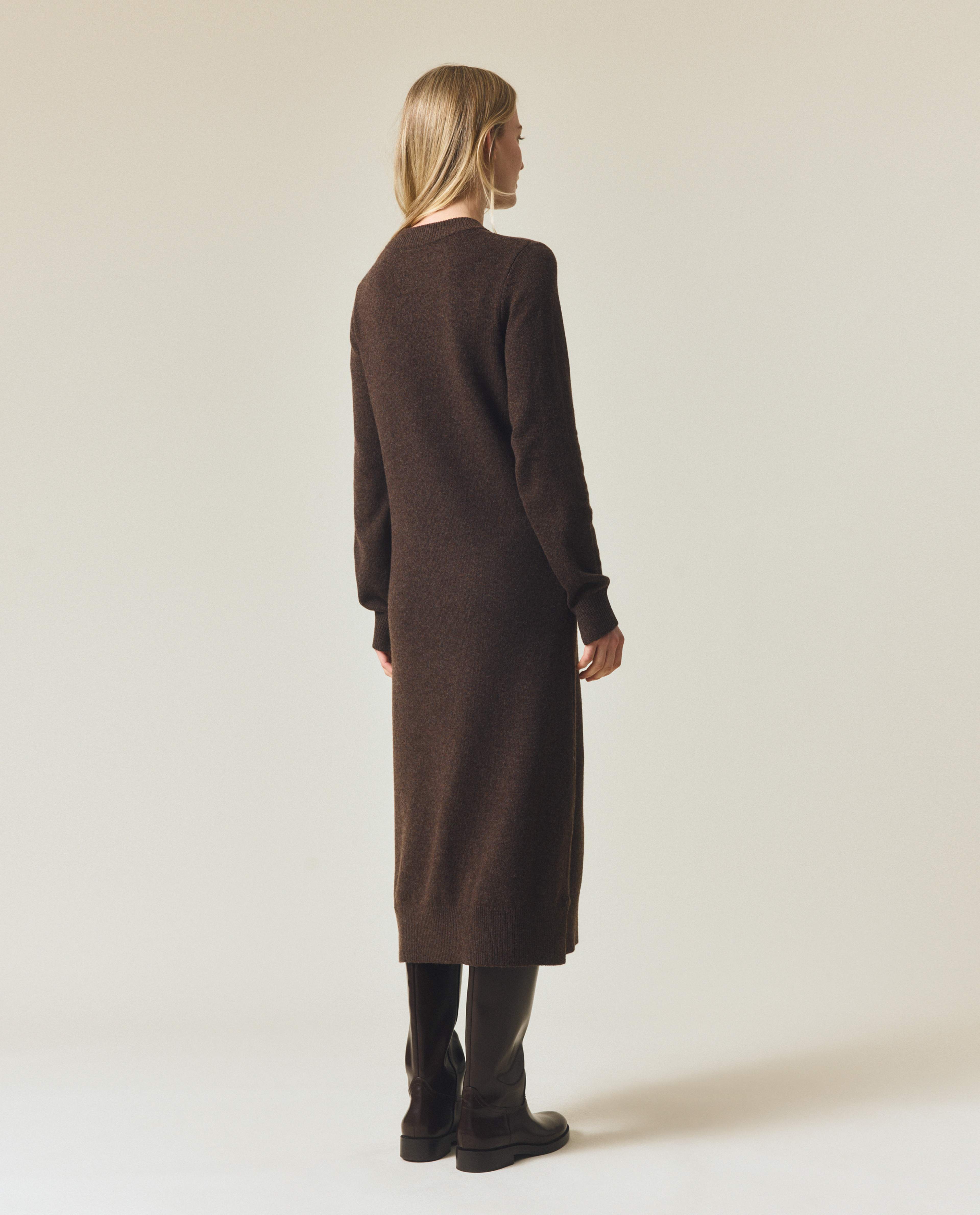 Straight Fit Midi Knitted Dress, från Lexington, i färgen dark brown melange. Klicka för att öppna bilden i stort format