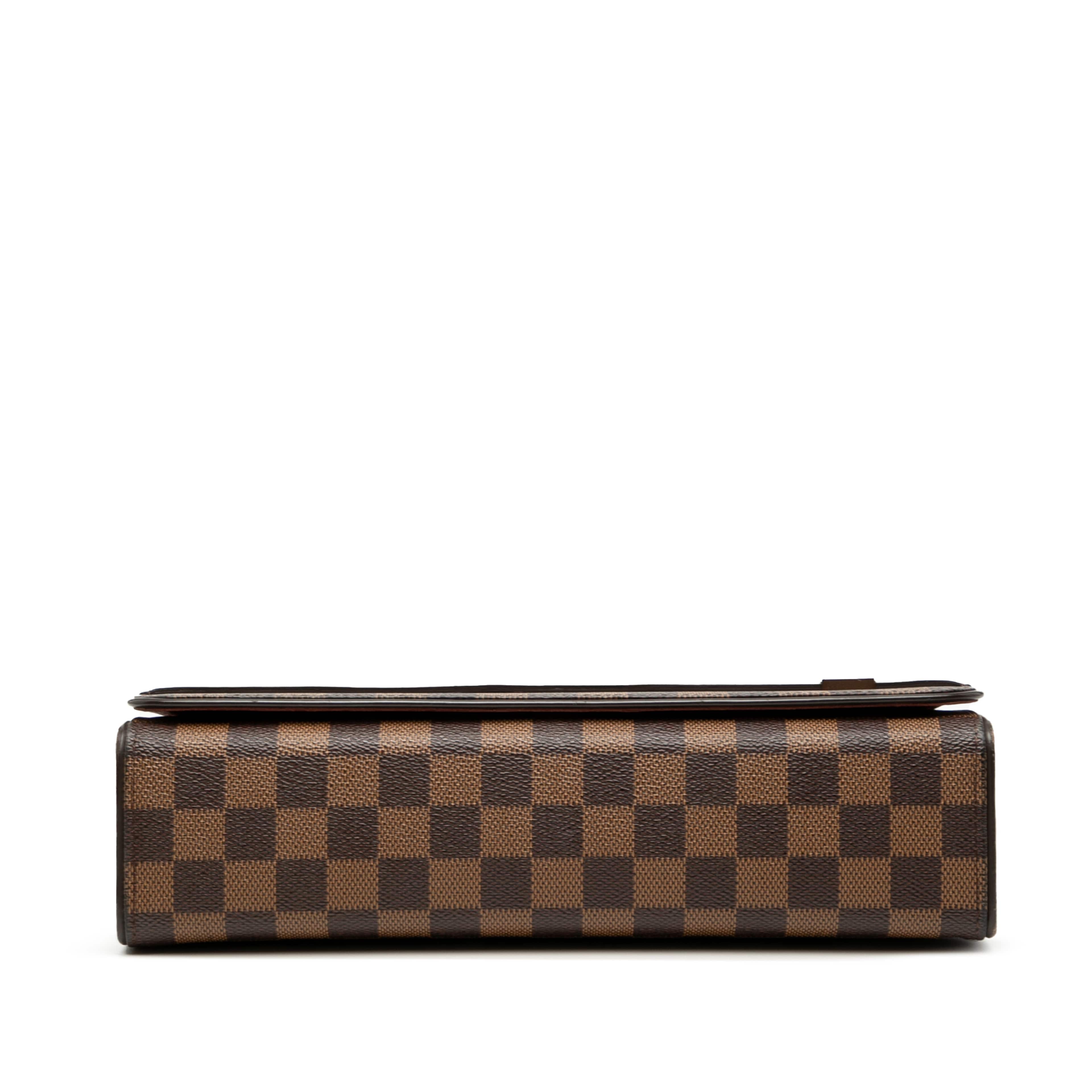 Louis Vuitton Damier Ebene Tribeca Long, från Luxclusif, i färgen brown. Klicka för att öppna bilden i stort format
