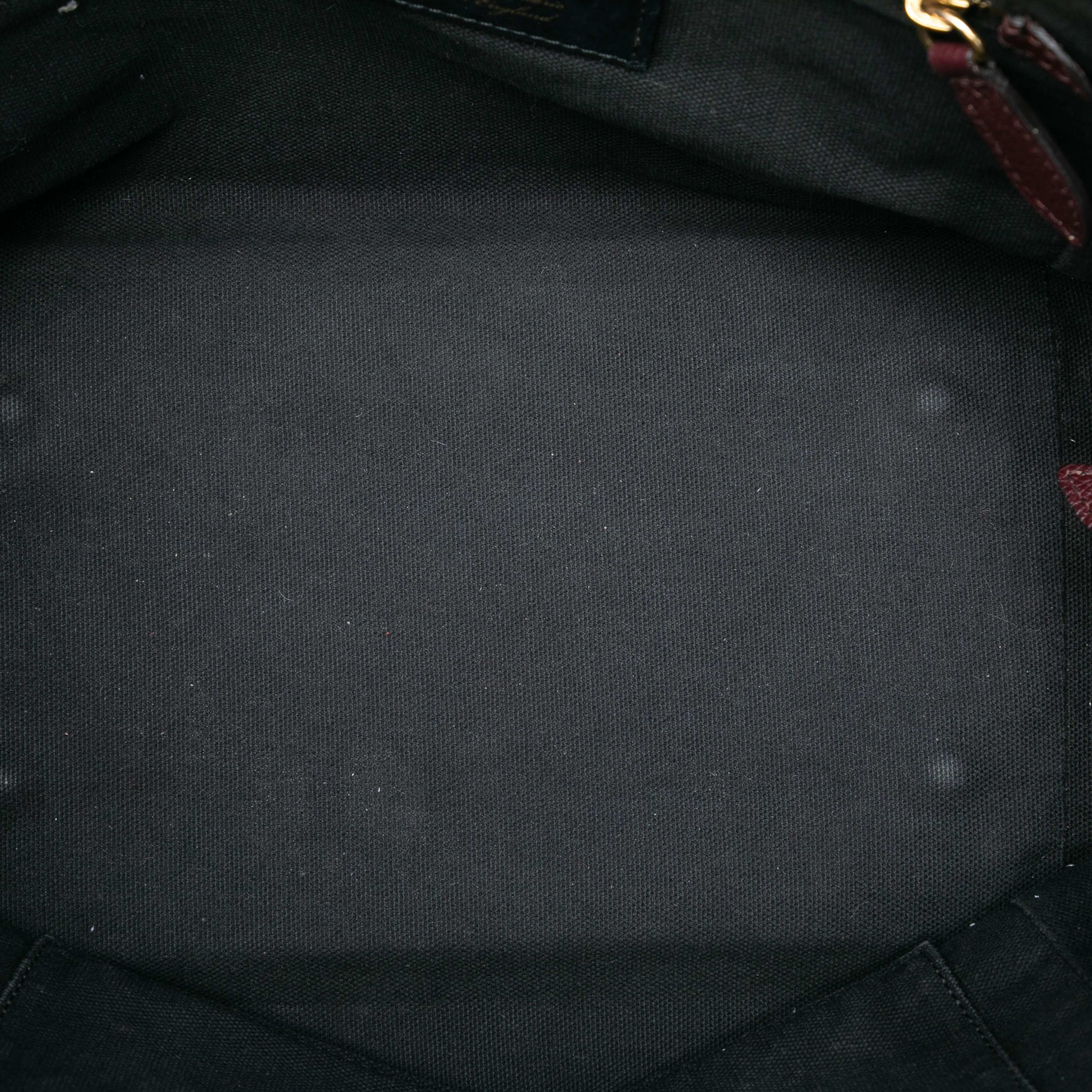 Burberry Small Leather And House Check Canvas Canterbury Tote, från Luxclusif, i färgen burgundy. Klicka för att öppna bilden i stort format