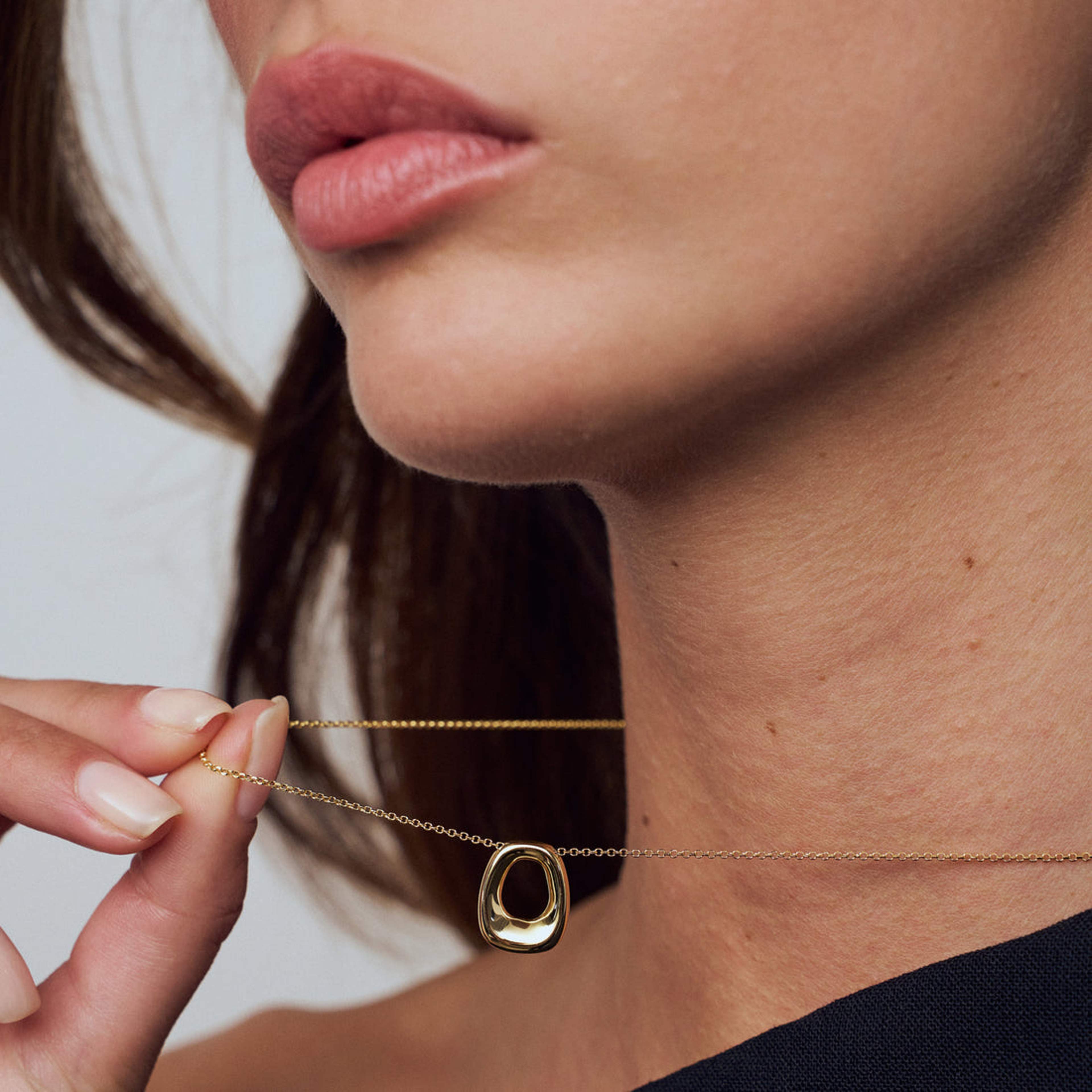 Halsband Borsa Pianura, från Sif Jakobs Jewellery, i färgen gold.