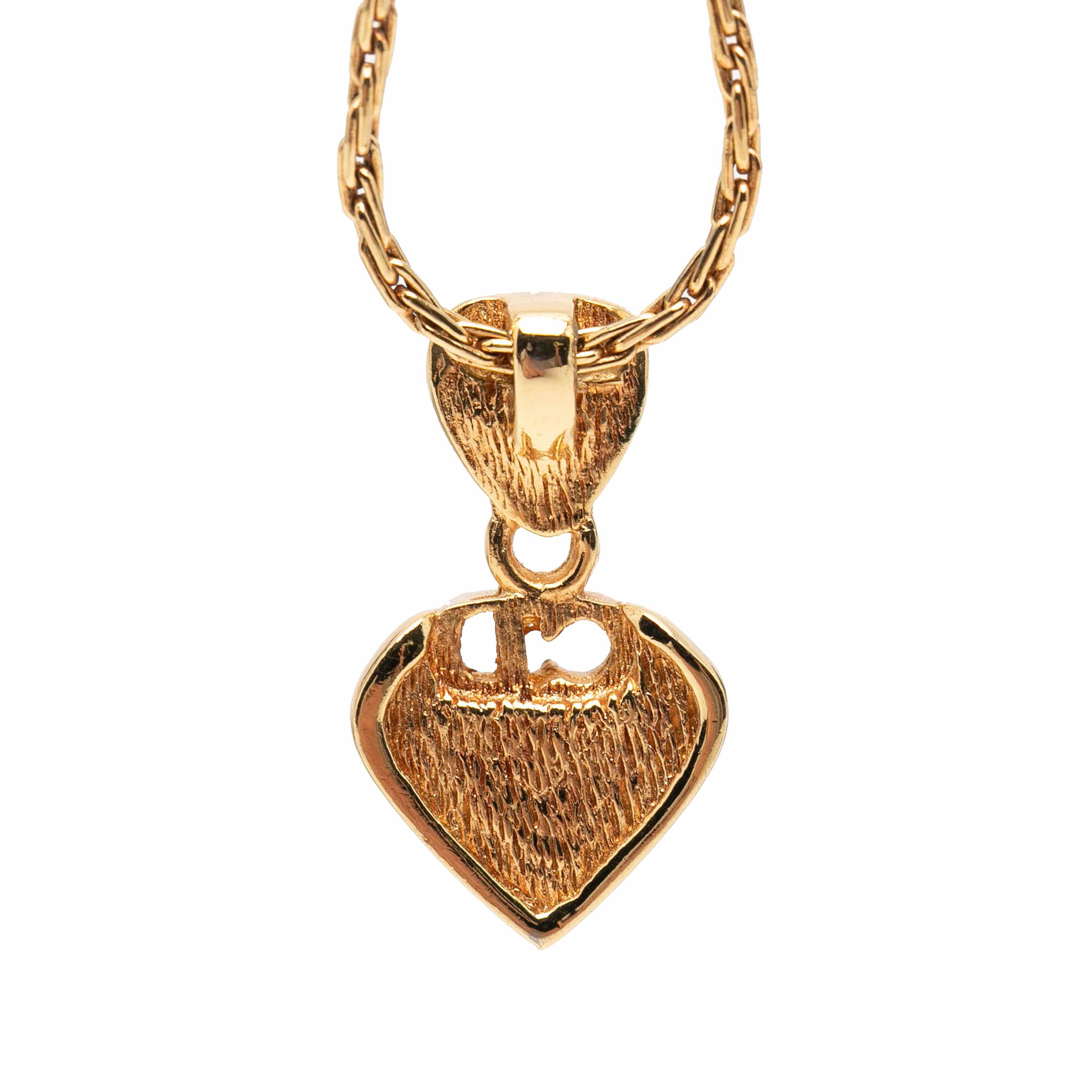 Dior Gold Plated Strass Cd Logo Heart Pendant Necklace, från Luxclusif, i färgen gold. Klicka för att öppna bilden i stort format