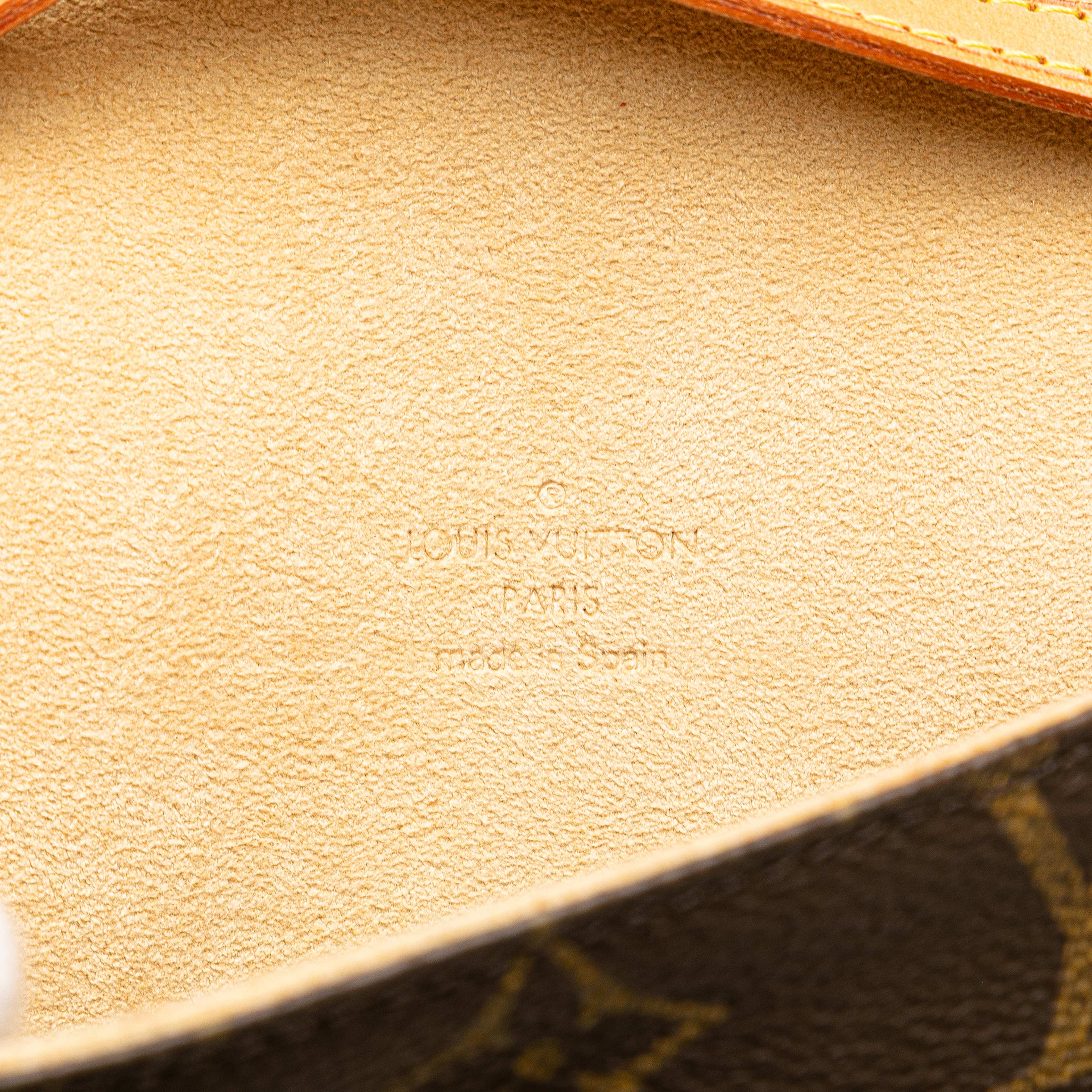 Louis Vuitton Monogram Pochette Twin Pm, från Luxclusif, i färgen brown. Klicka för att öppna bilden i stort format