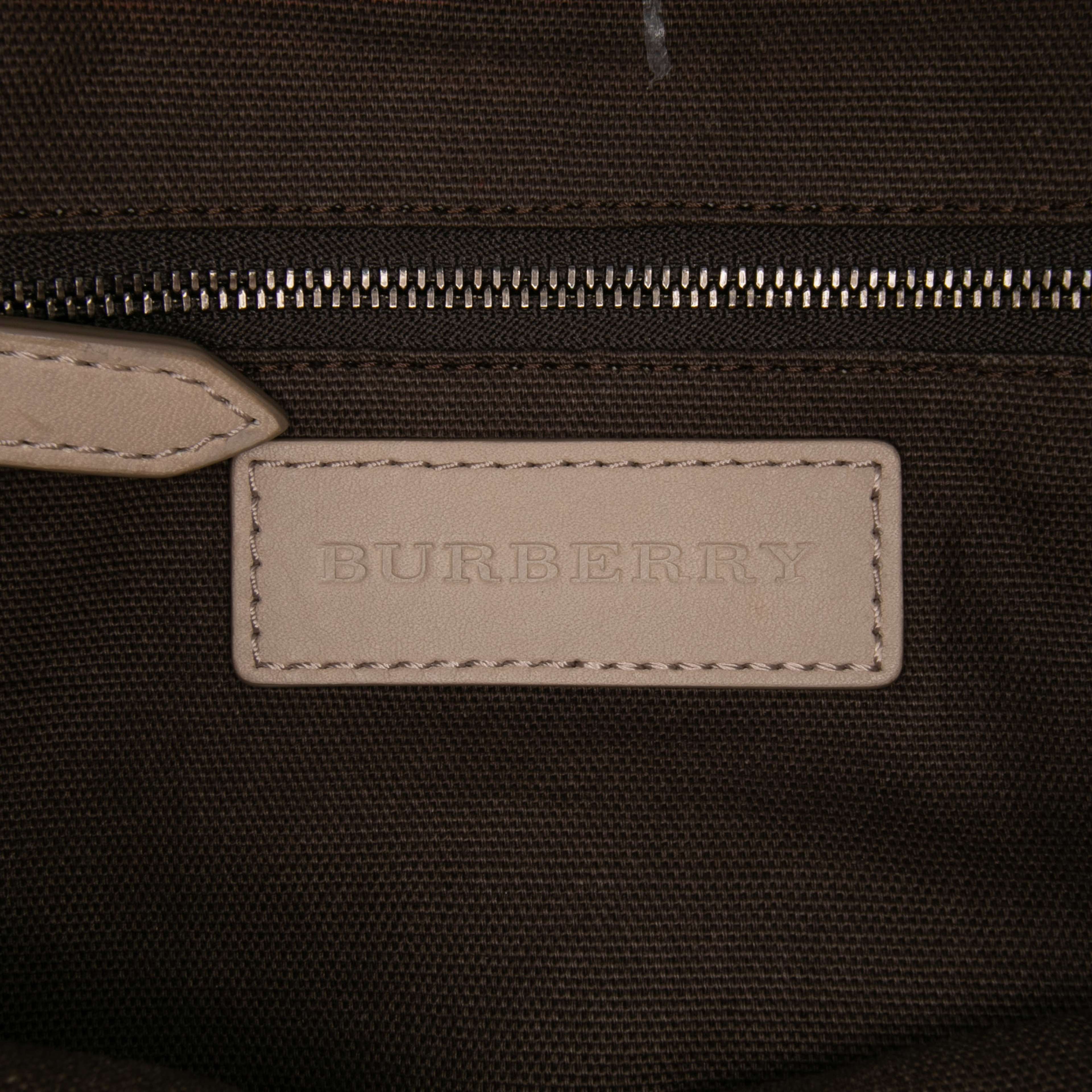 Burberry Smoke Check Coated Canvas And Leather Satchel, från Luxclusif, i färgen light brown. Klicka för att öppna bilden i stort format