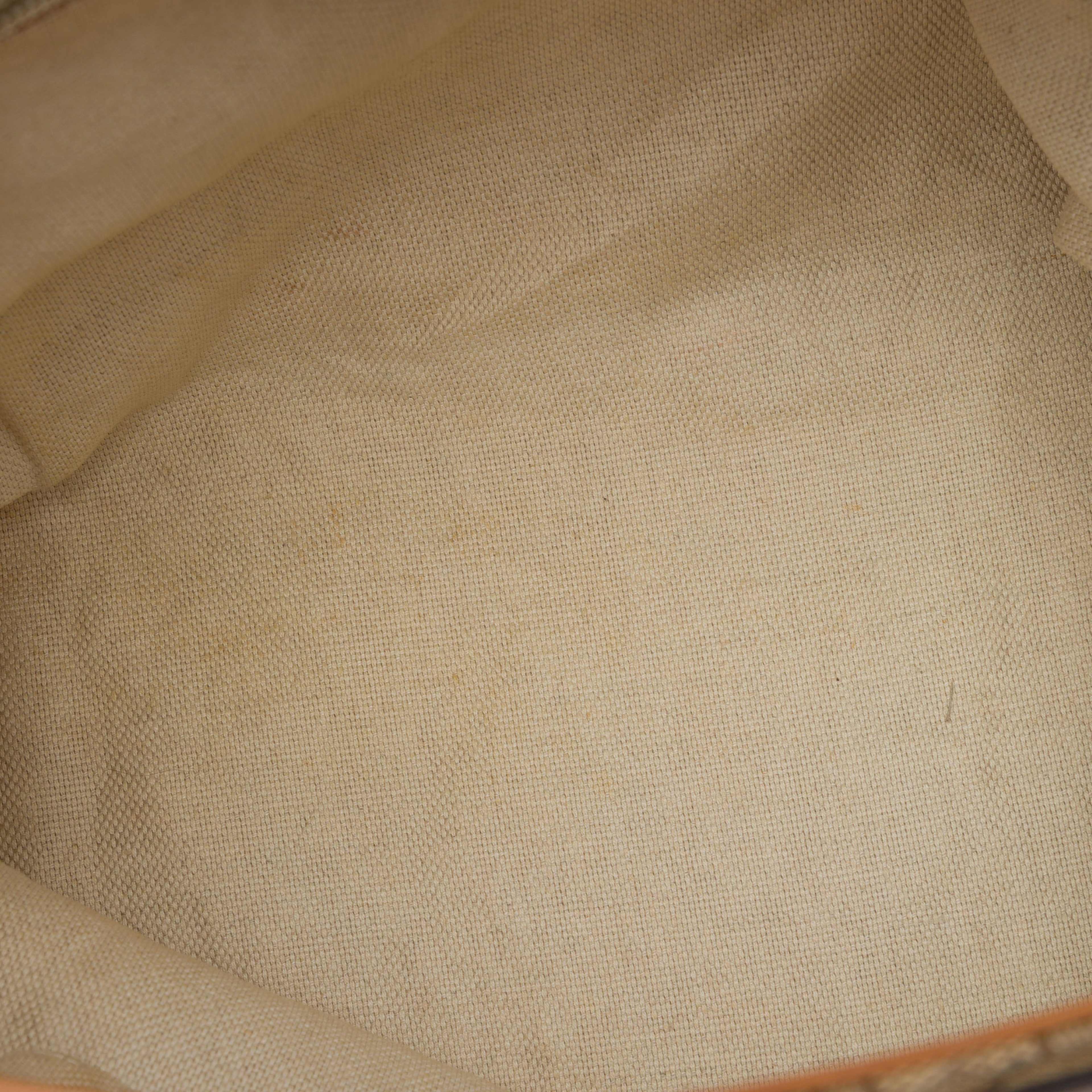 Gucci Gg Canvas Web Crossbody, från Luxclusif, i färgen beige. Klicka för att öppna bilden i stort format
