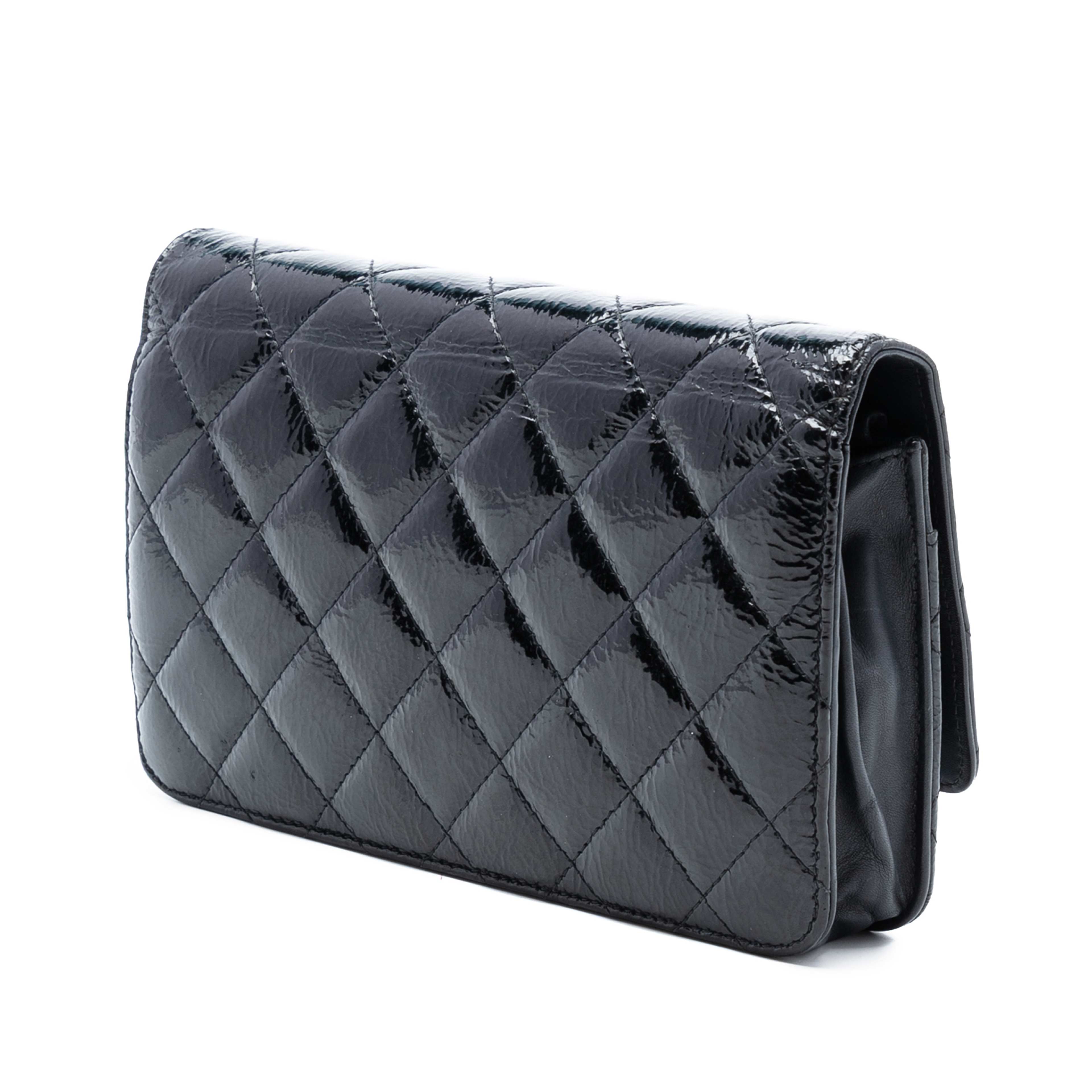 Chanel Cc Quilted Shiny Aged Calfskin Wallet On Chain, från Luxclusif, i färgen black. Klicka för att öppna bilden i stort format