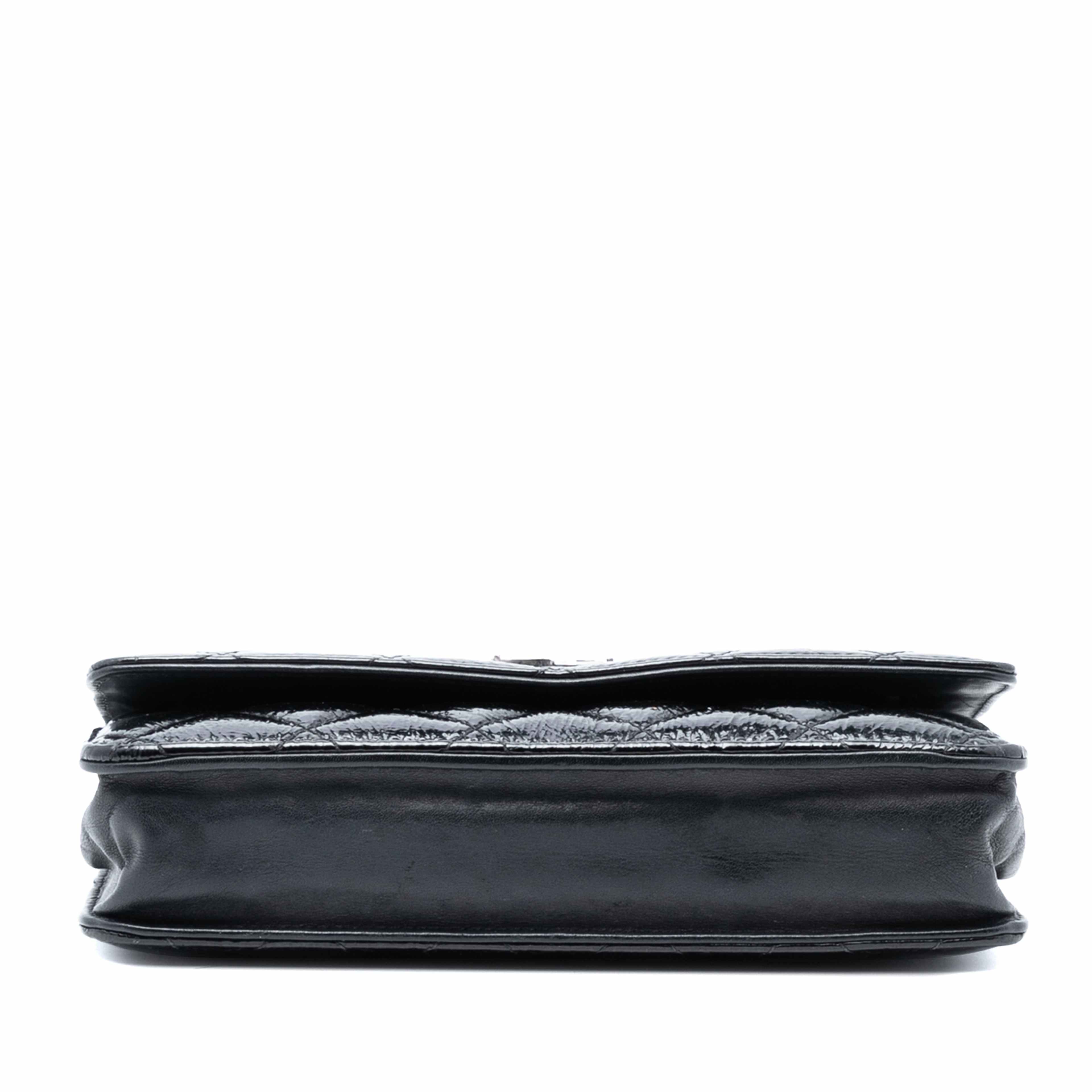 Chanel Cc Quilted Shiny Aged Calfskin Wallet On Chain, från Luxclusif, i färgen black. Klicka för att öppna bilden i stort format