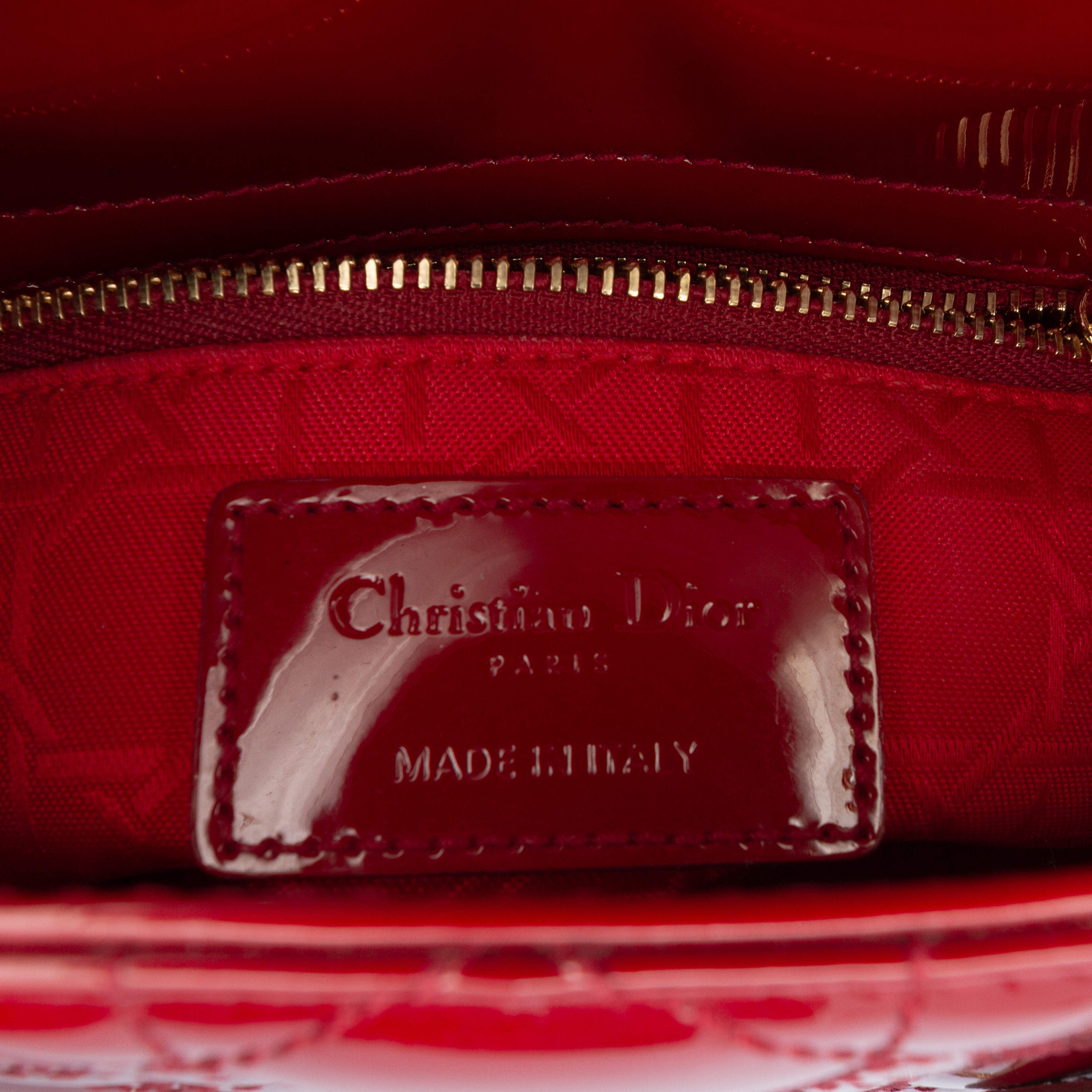 Dior Mini Patent Cannage Lady Dior, från Luxclusif, i färgen dark red. Klicka för att öppna bilden i stort format