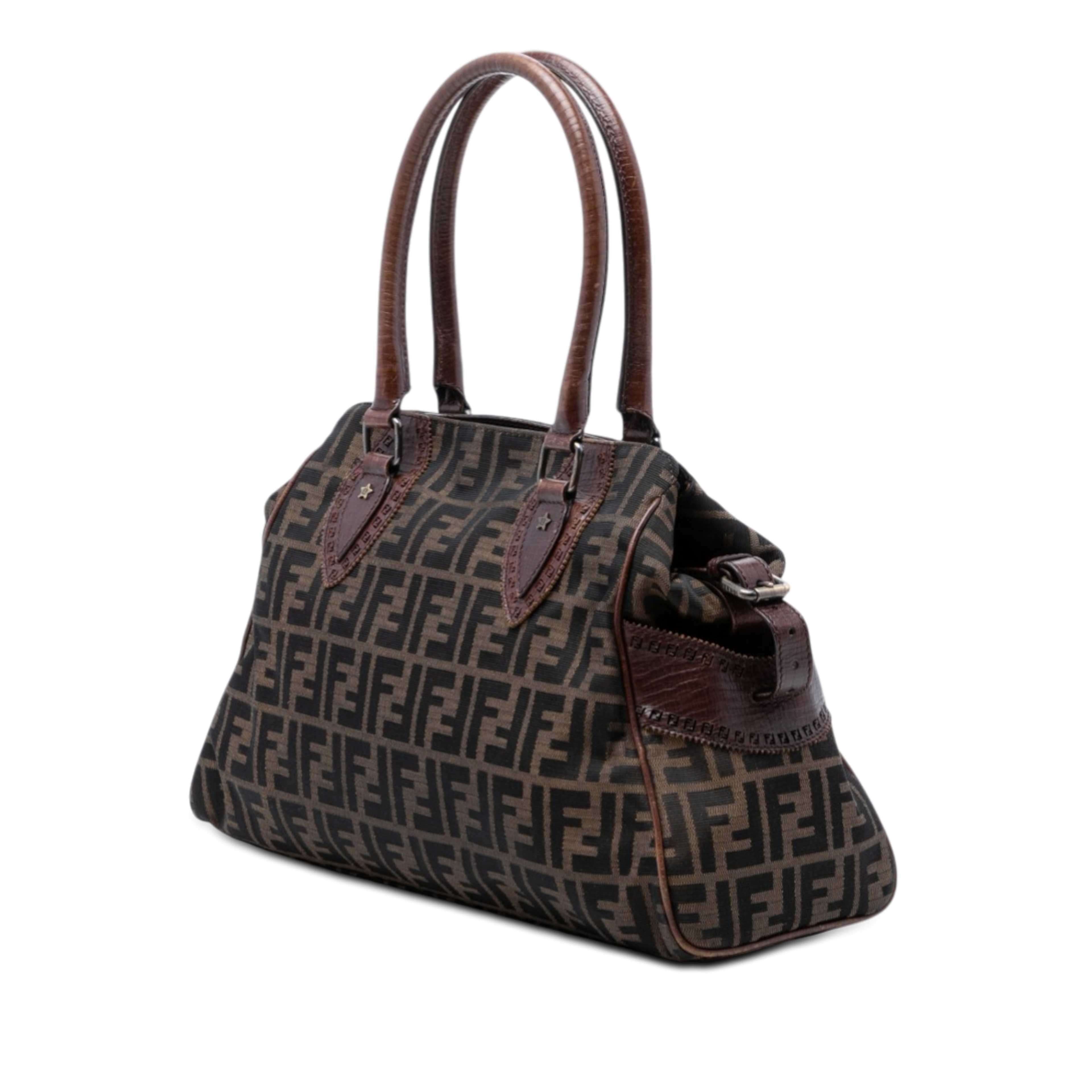 Fendi Zucca Canvas Etniko Handbag, från Luxclusif, i färgen brown. Klicka för att öppna bilden i stort format