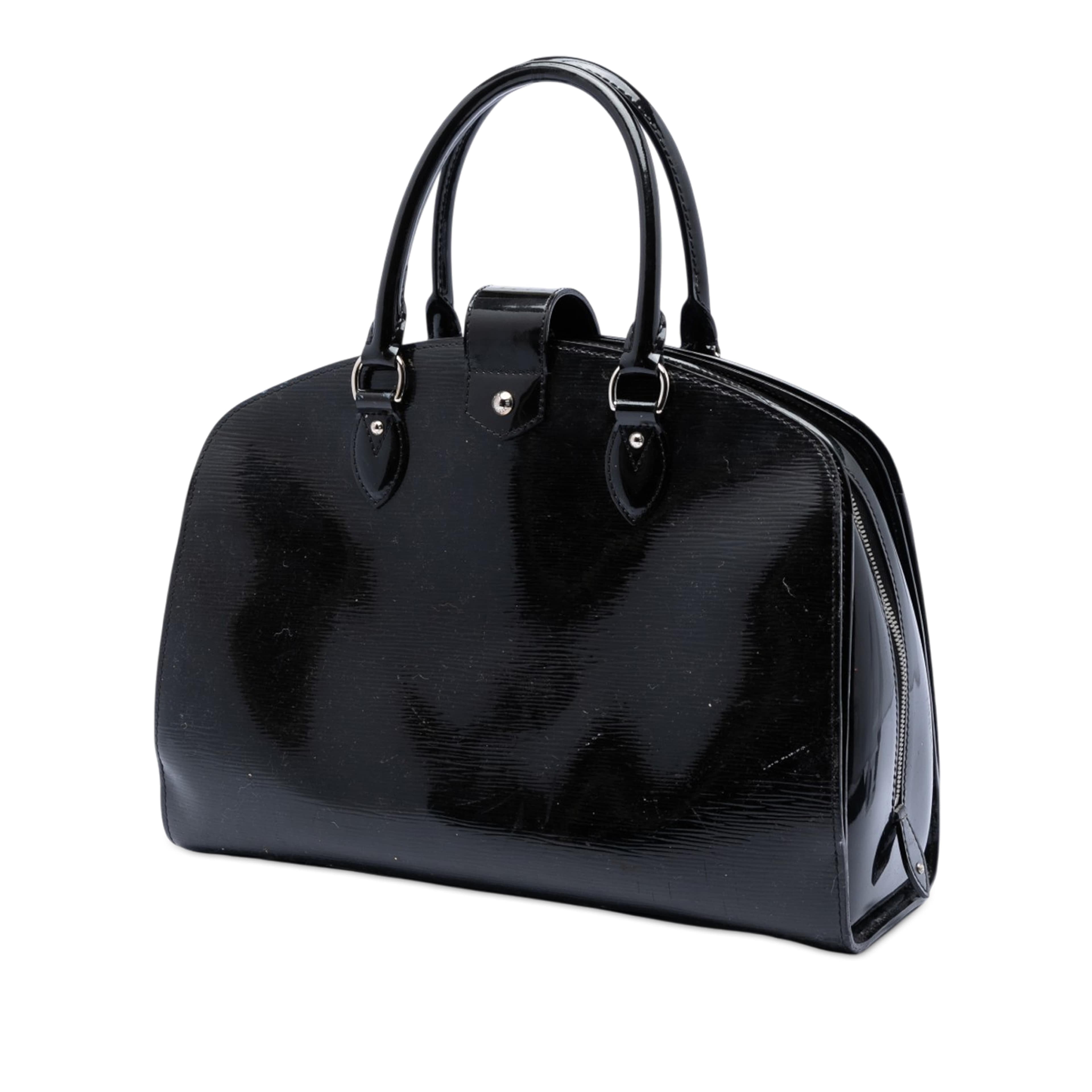 Louis Vuitton Electric Epi Pont Neuf Gm, från Luxclusif, i färgen black. Klicka för att öppna bilden i stort format