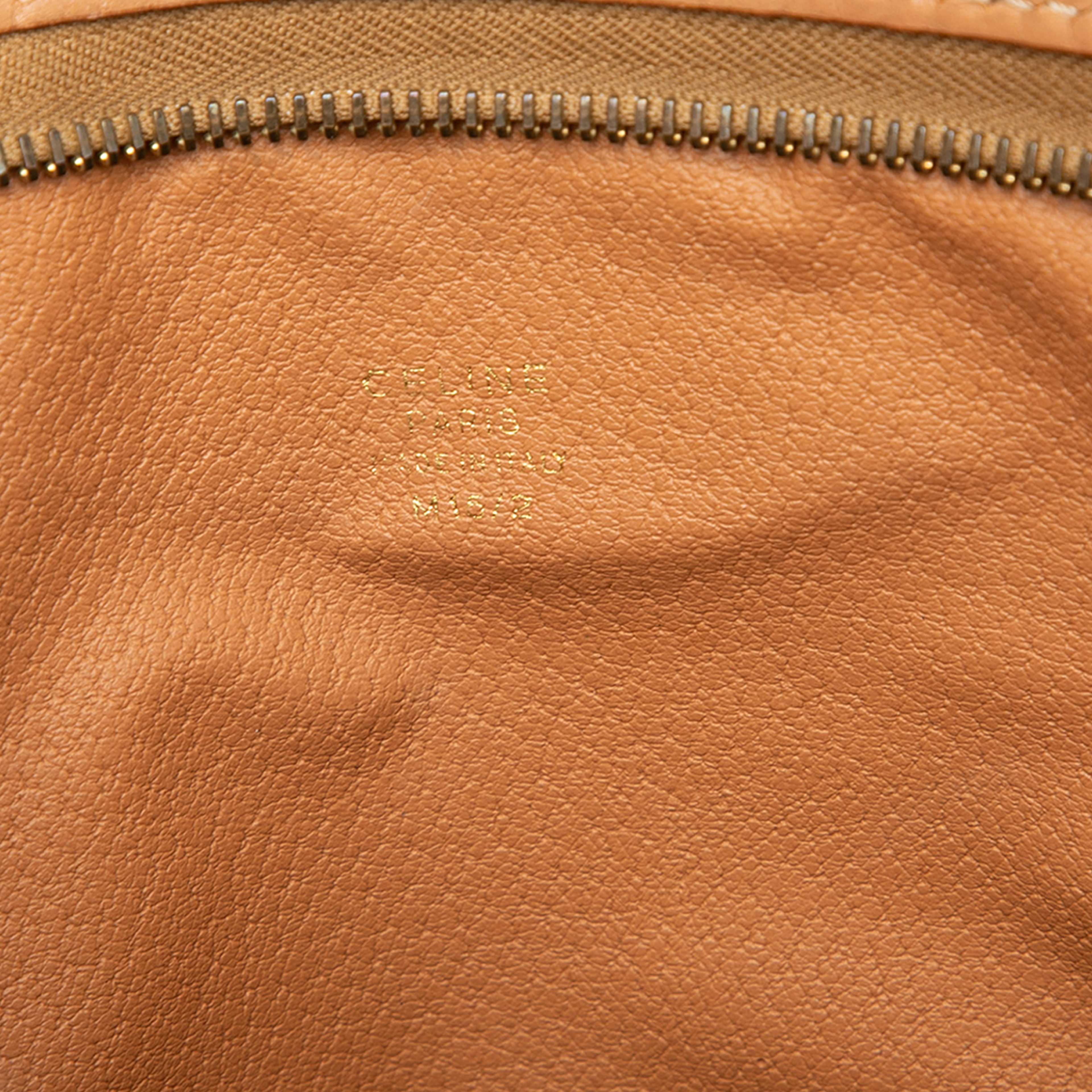 Celine Macadam Coated Canvas Clutch, från Luxclusif, i färgen brown. Klicka för att öppna bilden i stort format