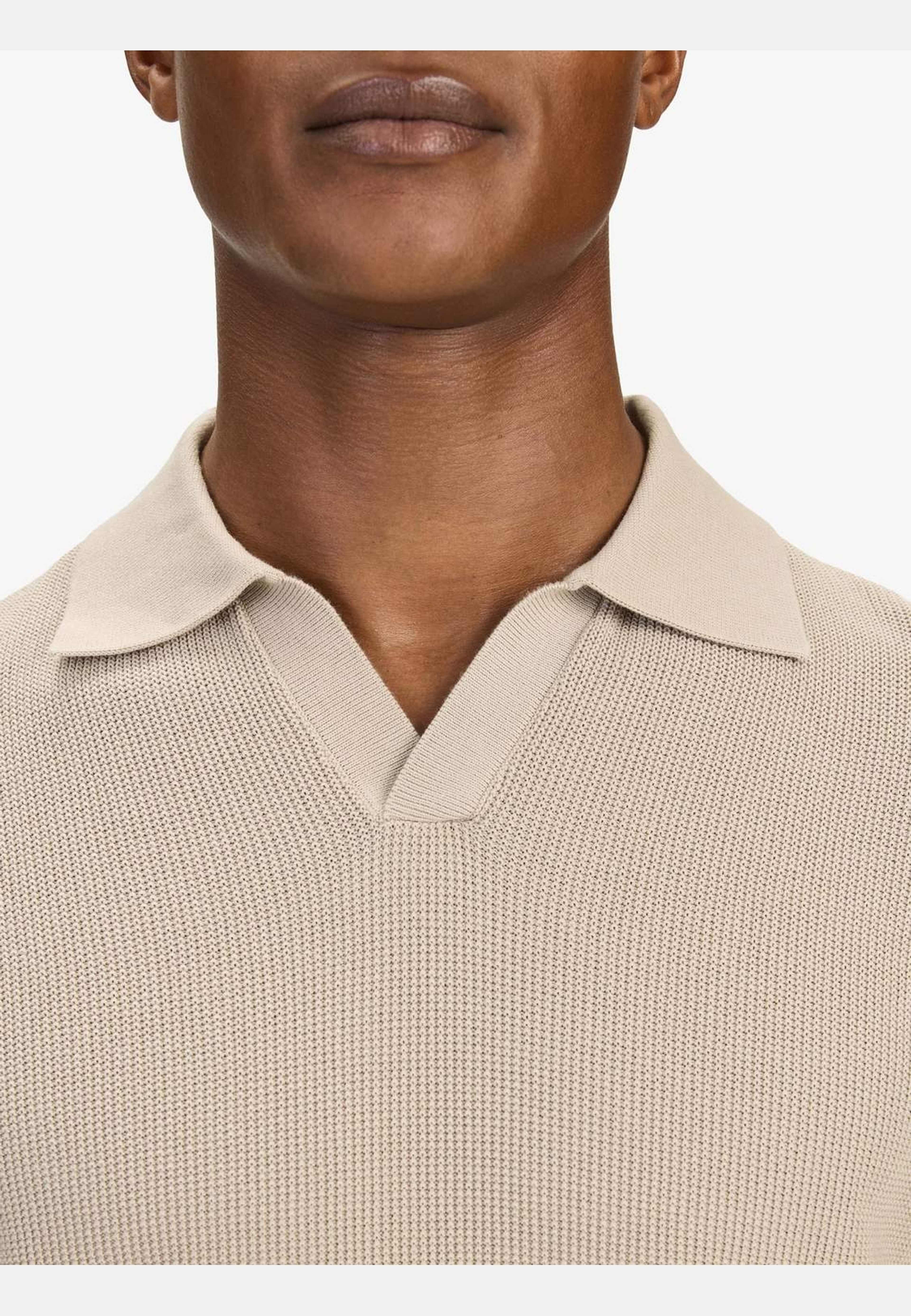 Cotton Texture Knitted Ss Polo Sweater (pascal), från John Henric, i färgen beige. Klicka för att öppna bilden i stort format