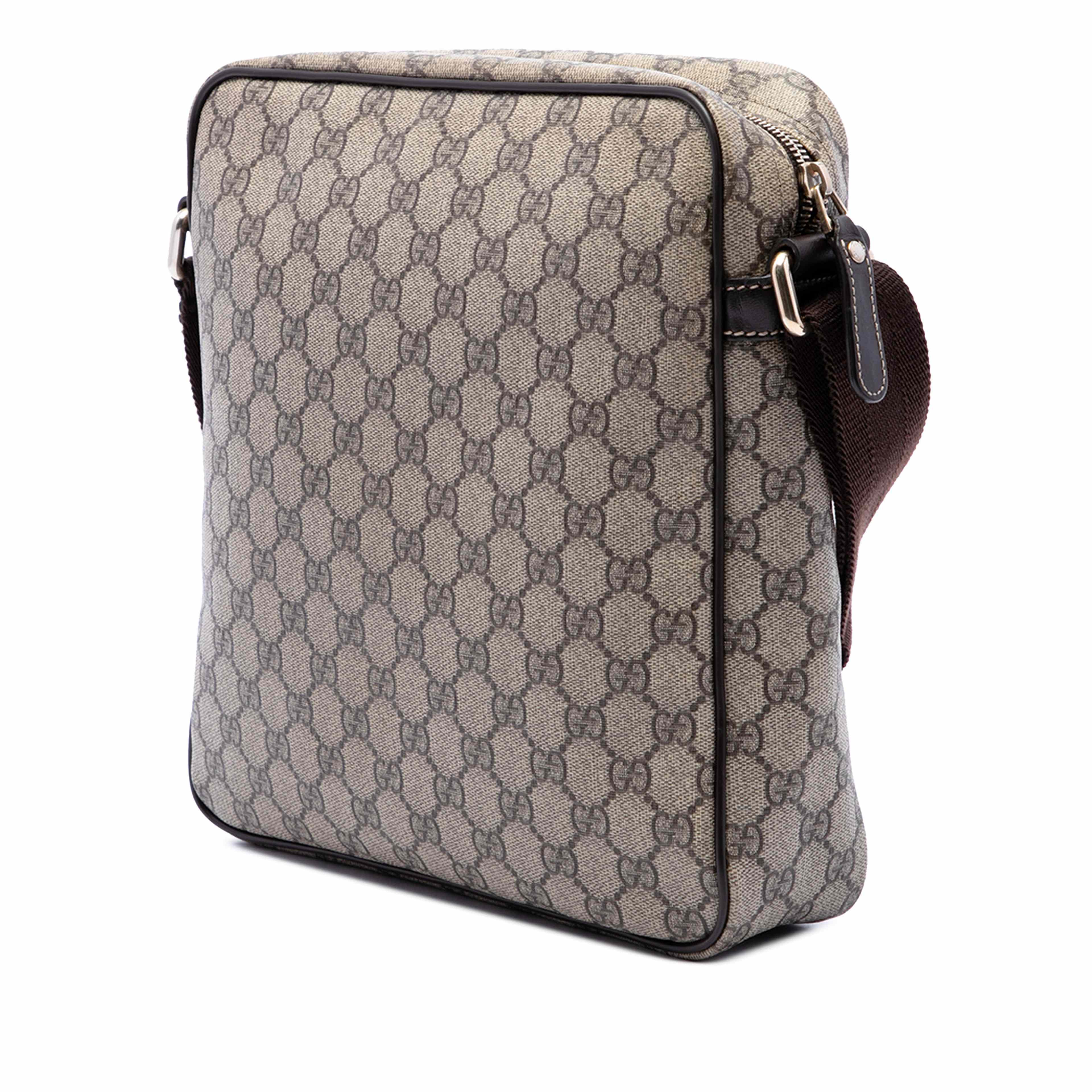 Gucci Gg Supreme Crossbody, från Luxclusif, i färgen beige. Klicka för att öppna bilden i stort format